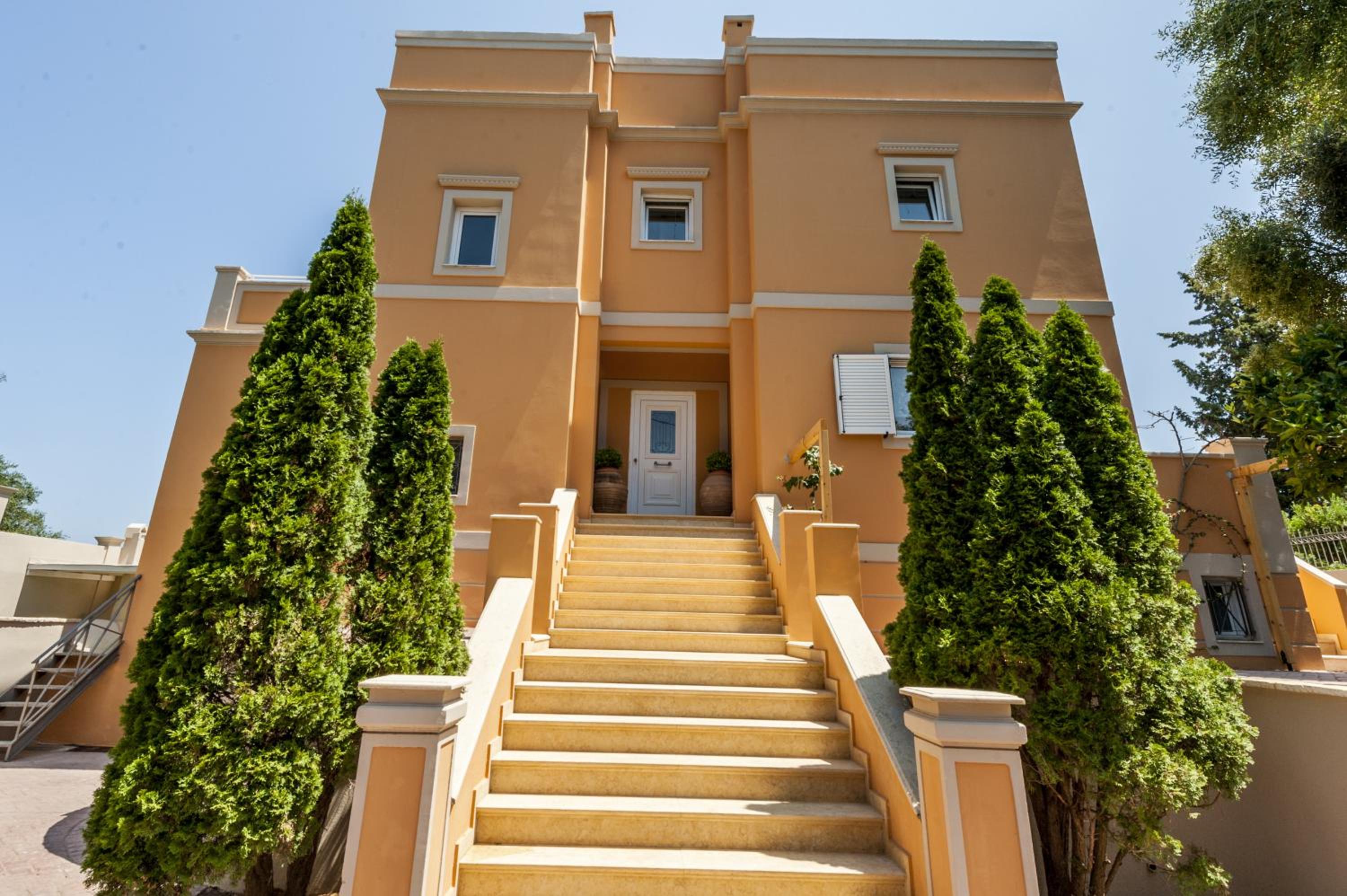 Stephandra Villa