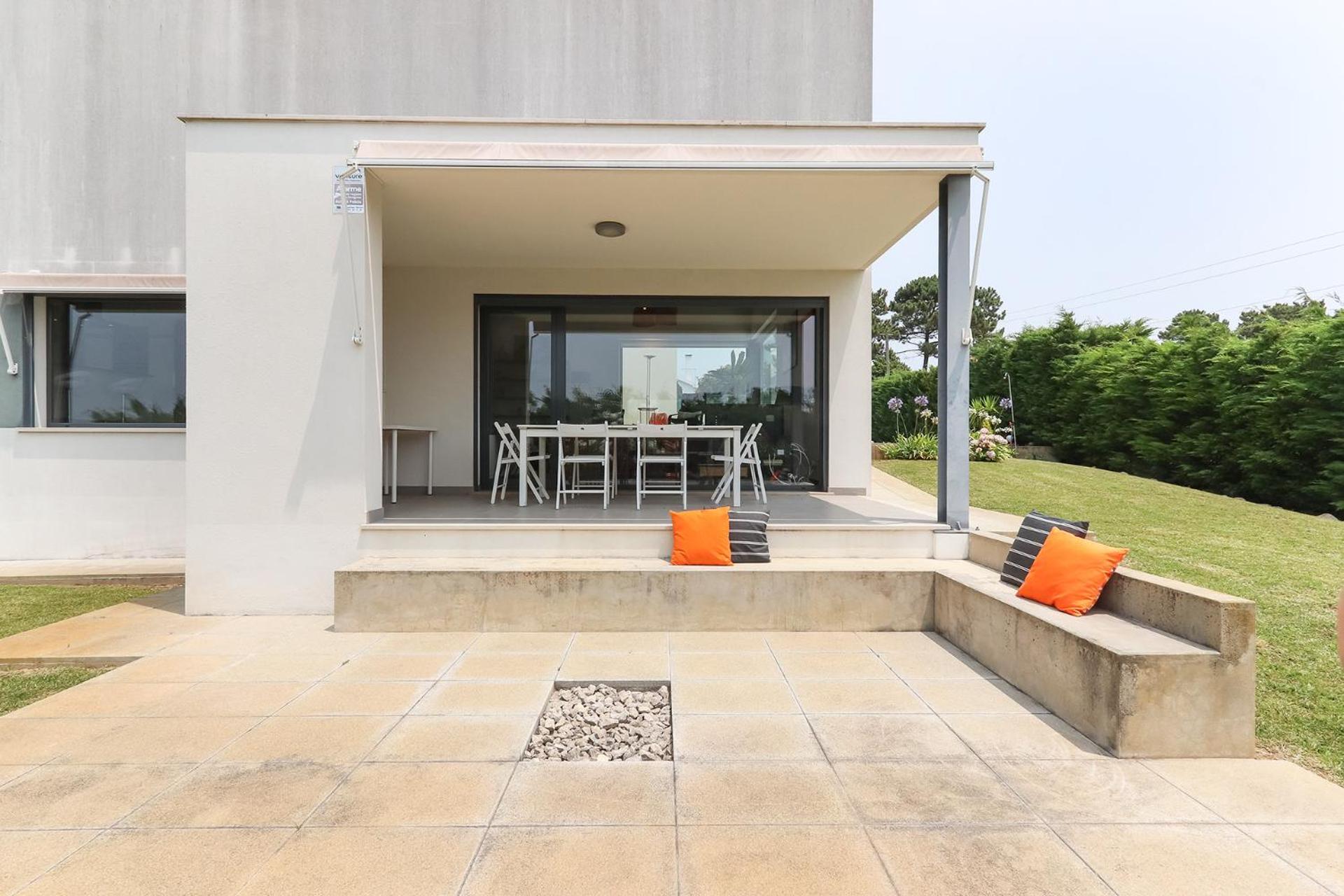 Sesimbra Concept Villa by Homing