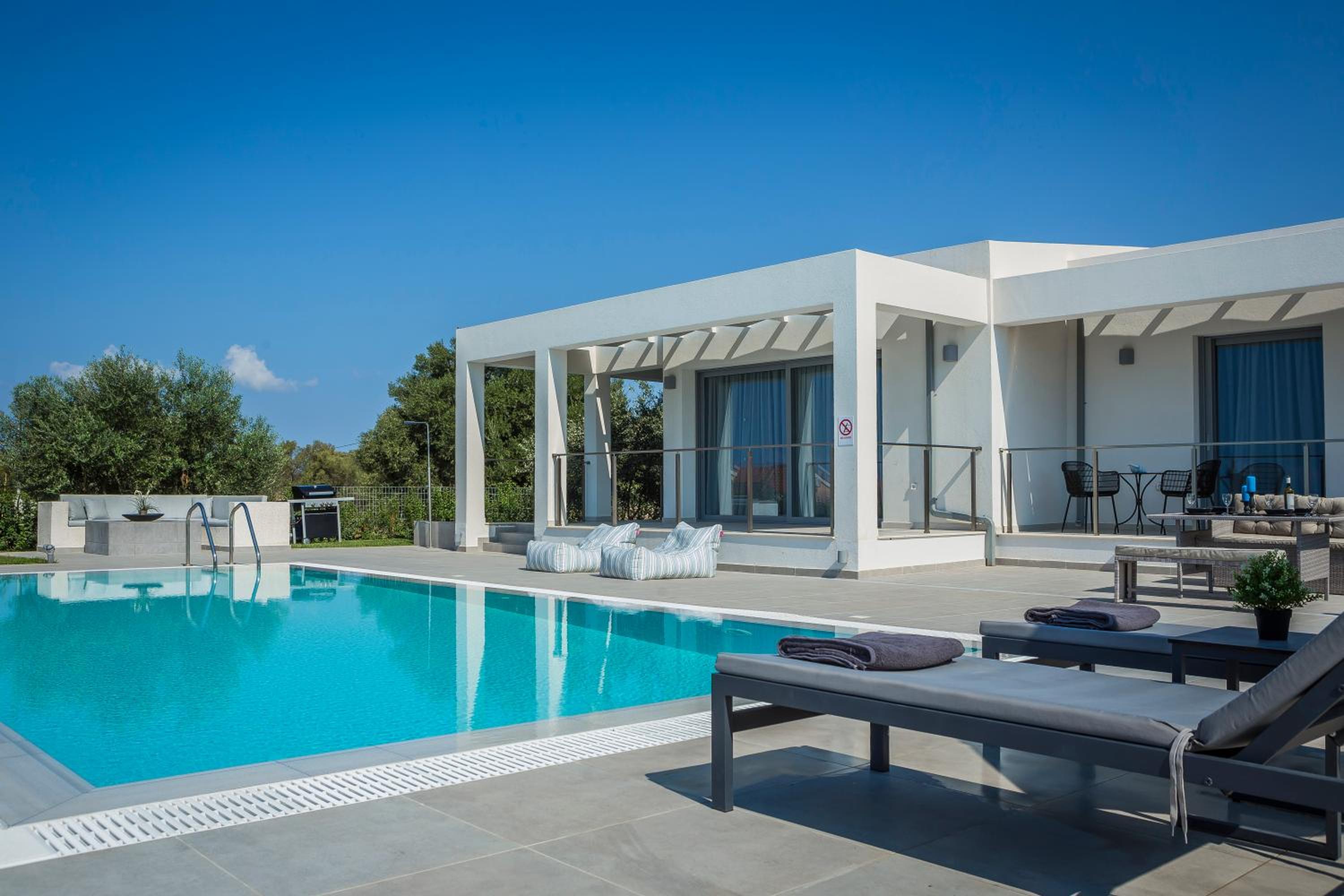 Romeo & Juliet Villas view 4