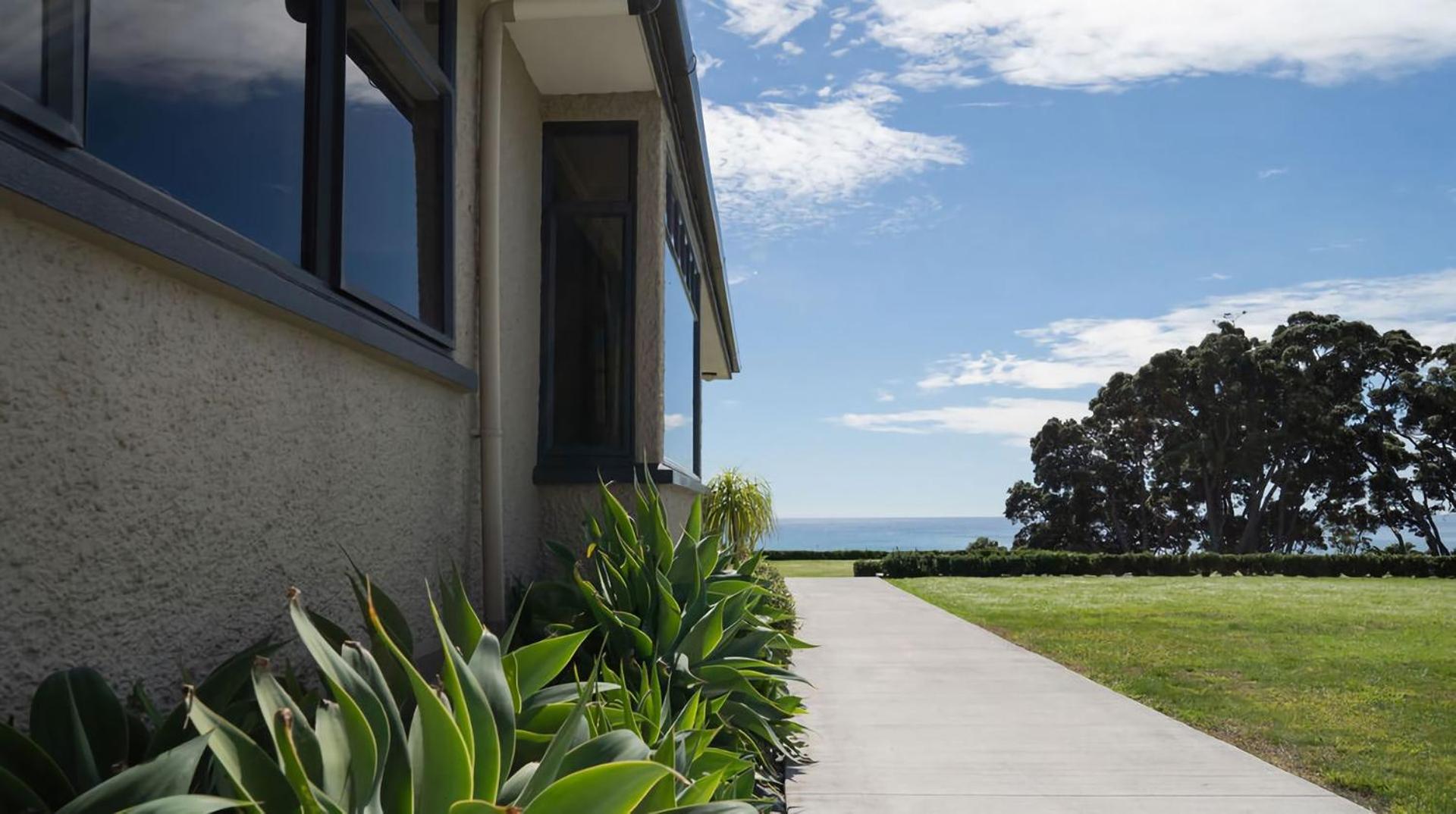 The Bungalow Coastal Retreat