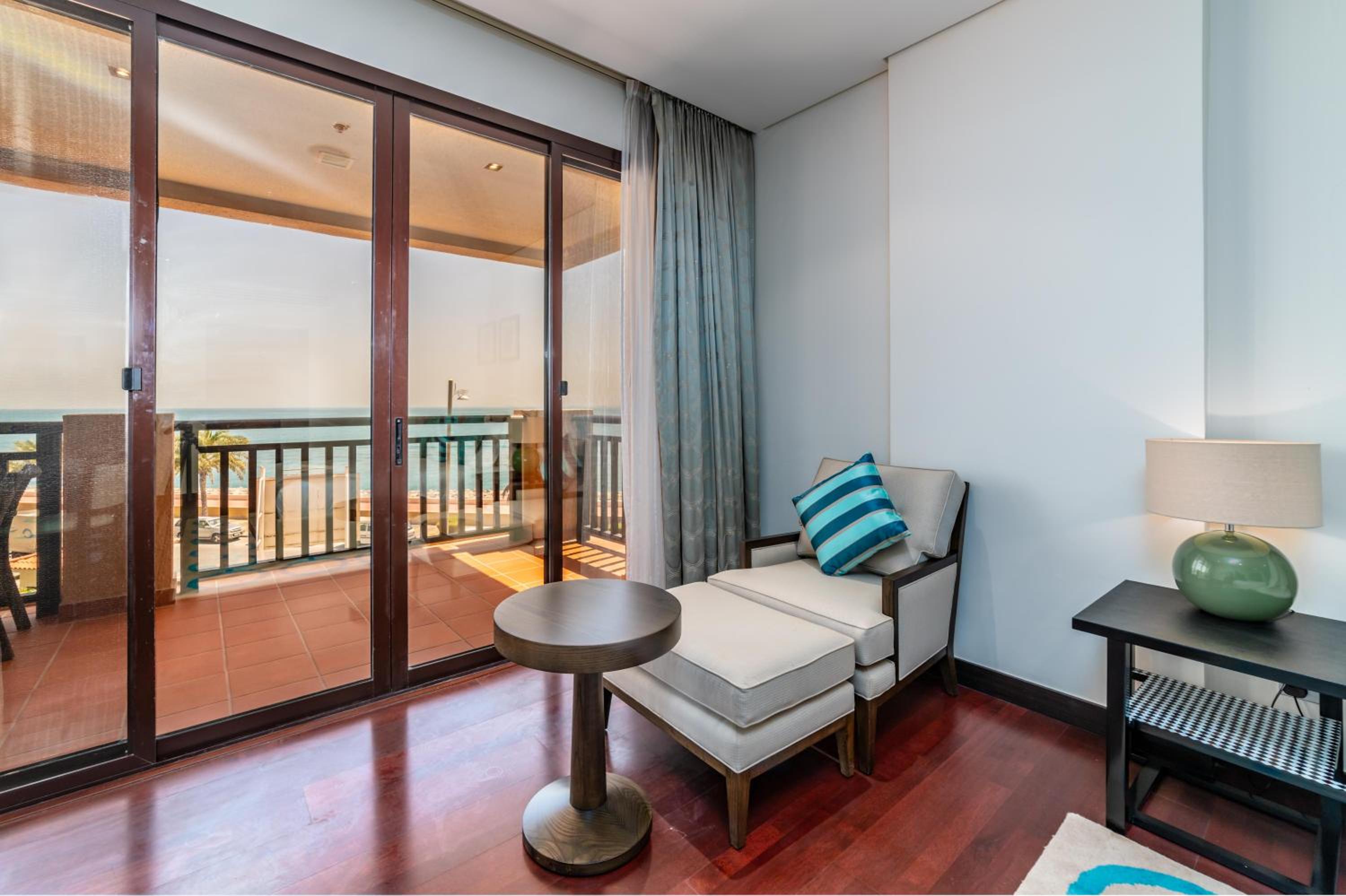Luxe Getaways Royal Amwaj Palm Jumeirah Resort Apartment Holiday Home