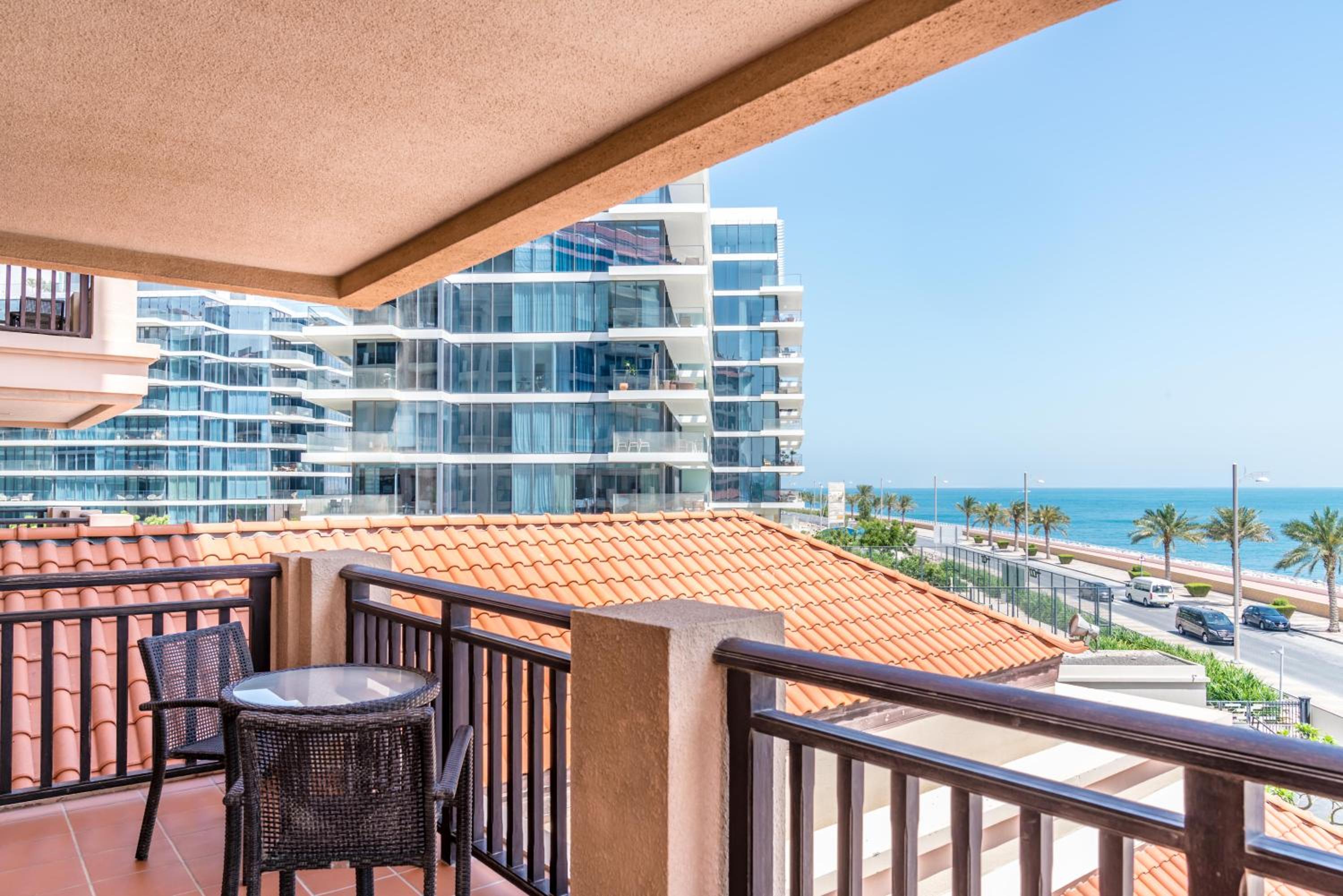 Luxe Getaways Royal Amwaj Palm Jumeirah Resort Apartment Holiday Home