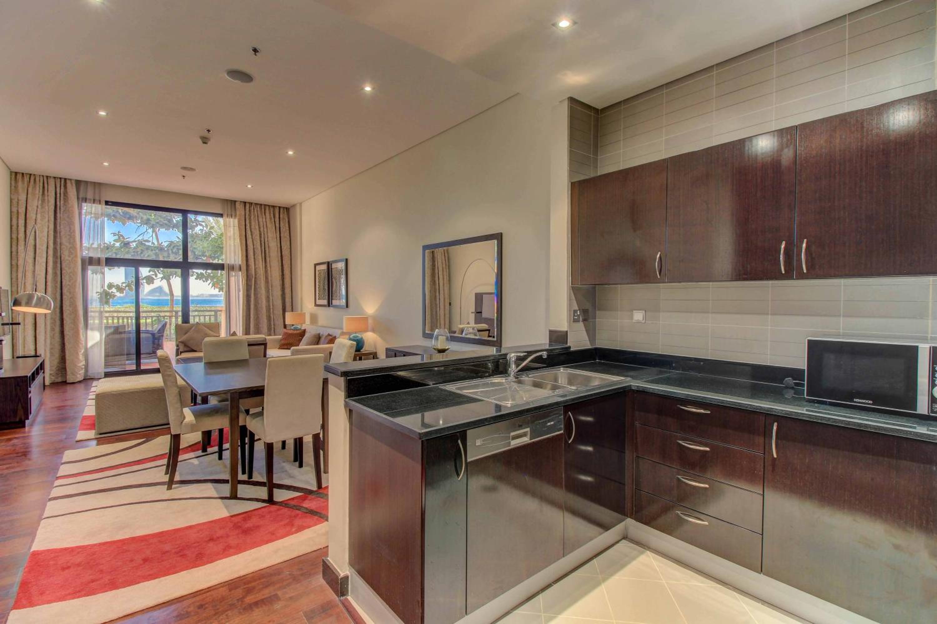 Luxe Getaways Royal Amwaj Palm Jumeirah Resort Apartment Holiday Home