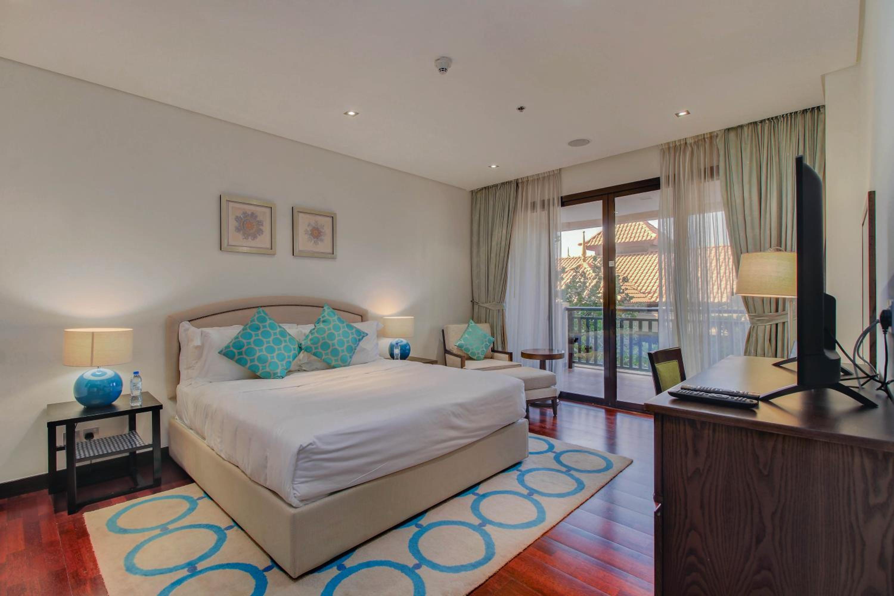 Luxe Getaways Royal Amwaj Palm Jumeirah Resort Apartment Holiday Home