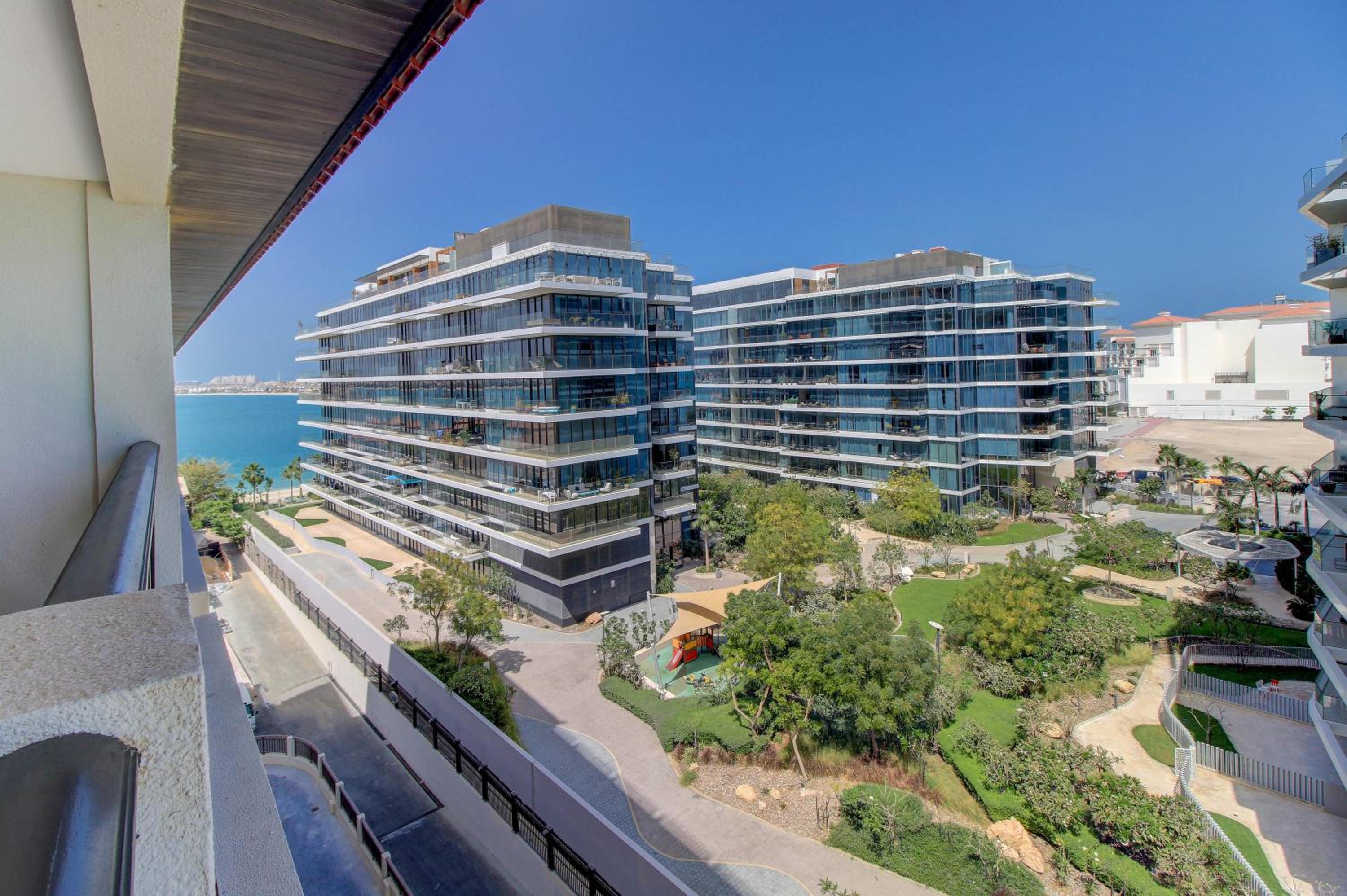 Luxe Getaways Royal Amwaj Palm Jumeirah Resort Apartment Holiday Home