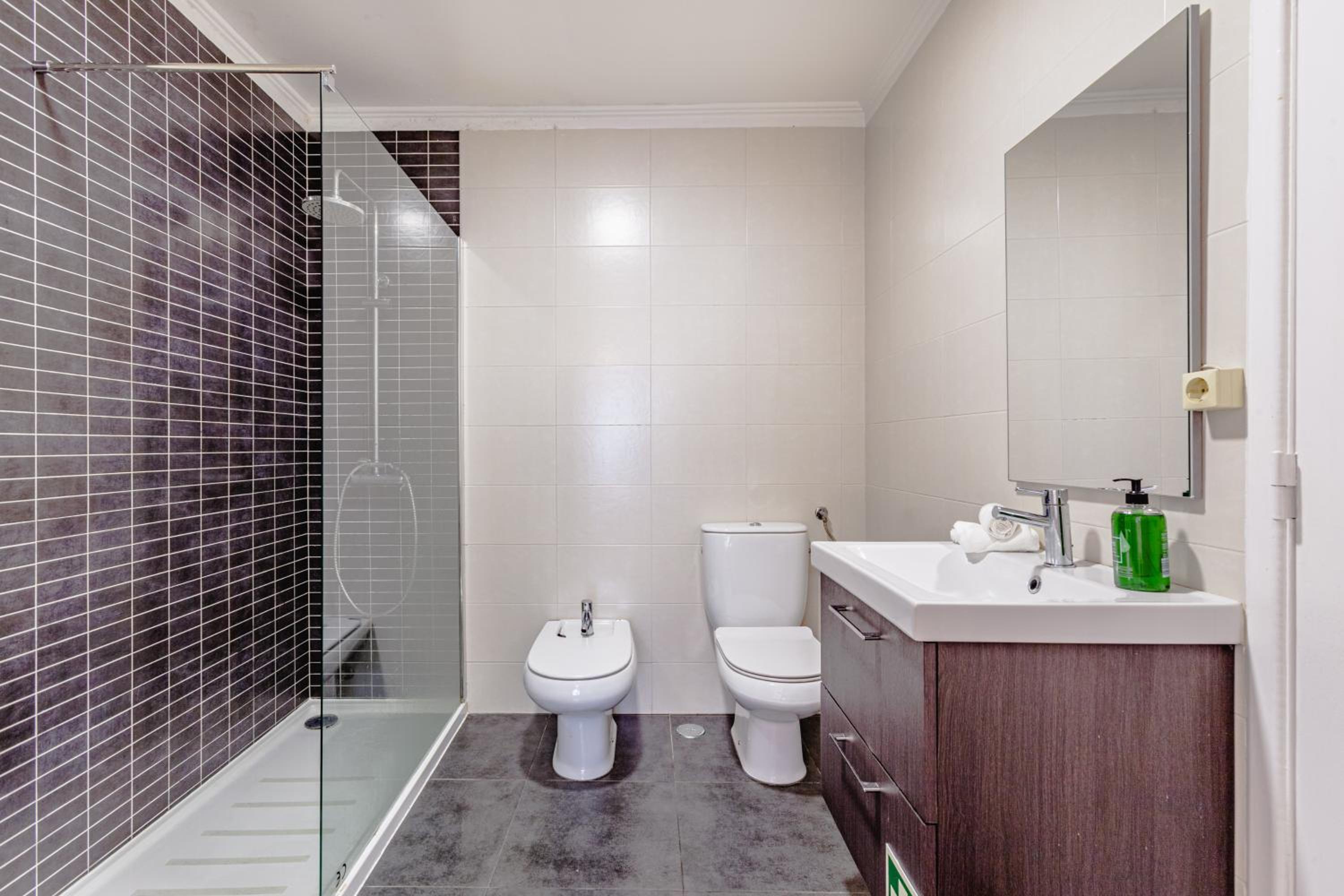 Visit Lisbon 4fun - Anjos Apartment