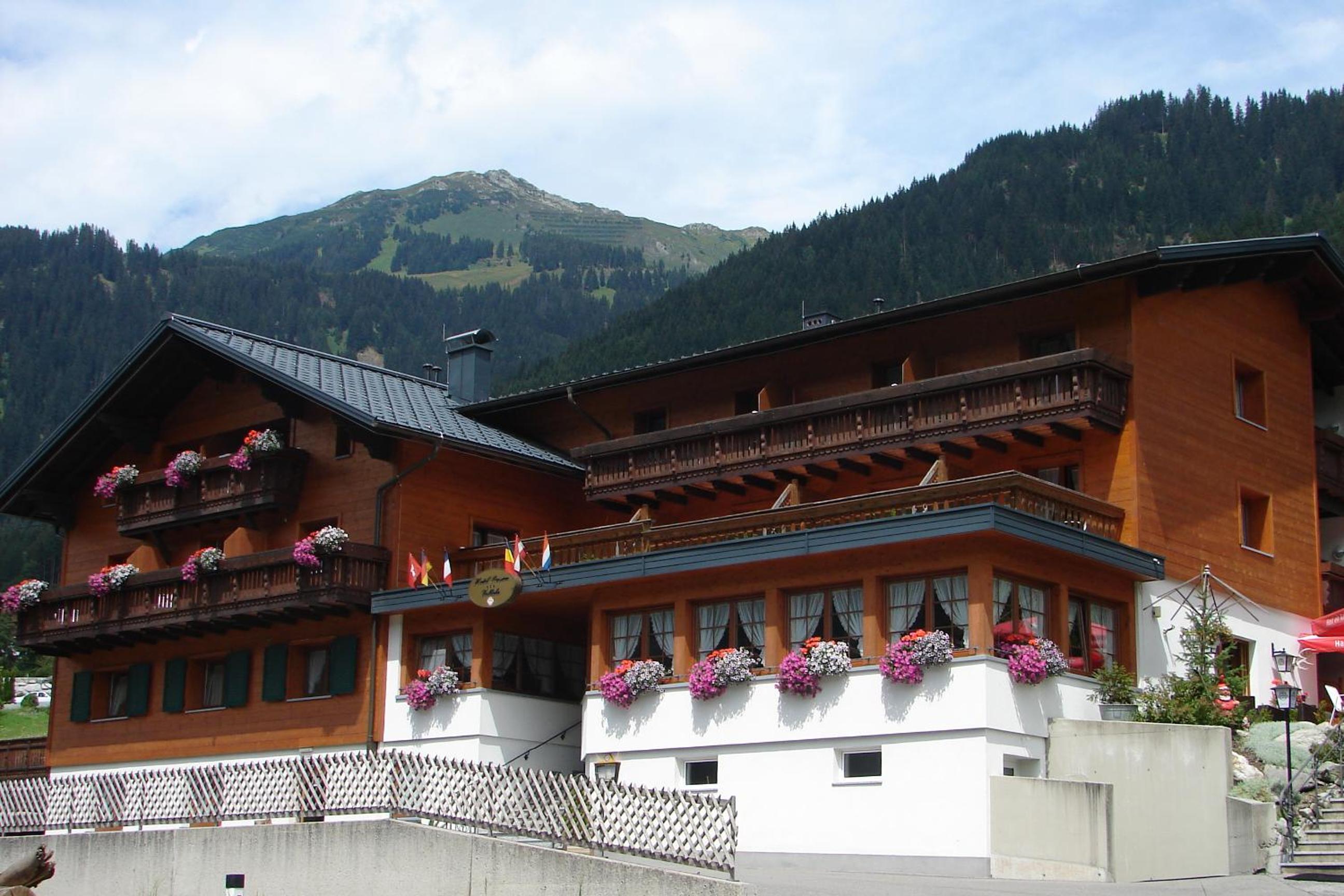Hotel Vallüla - Image 1
