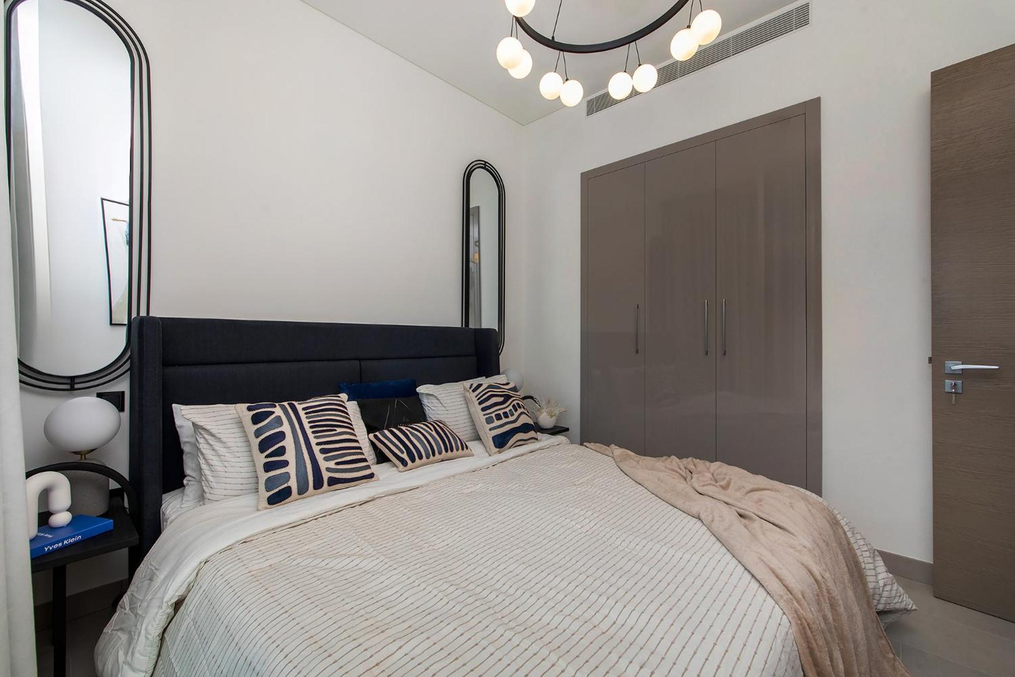 Sobha Waves 1BR with panoramic views of the city