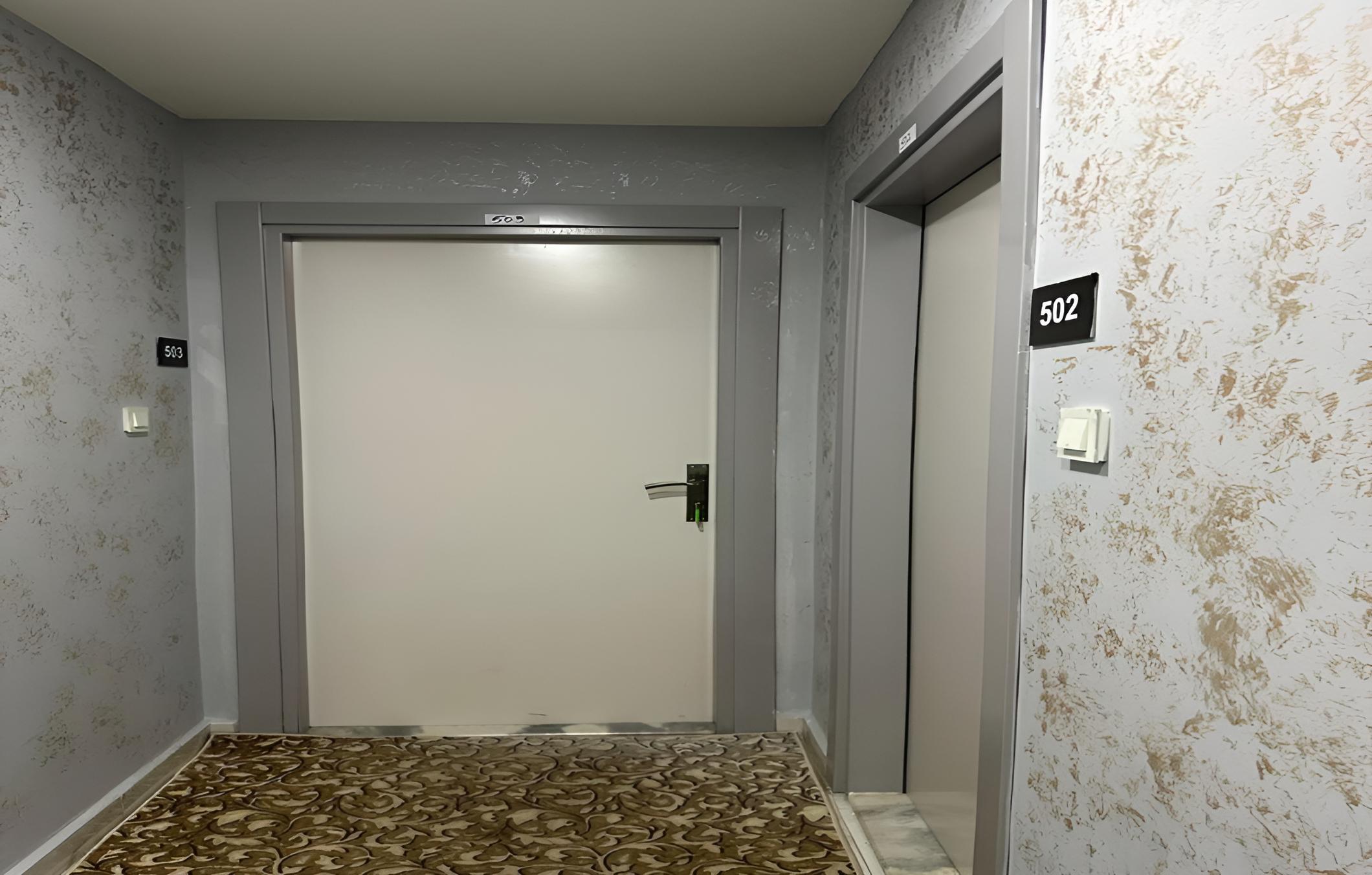Lobby & Reception