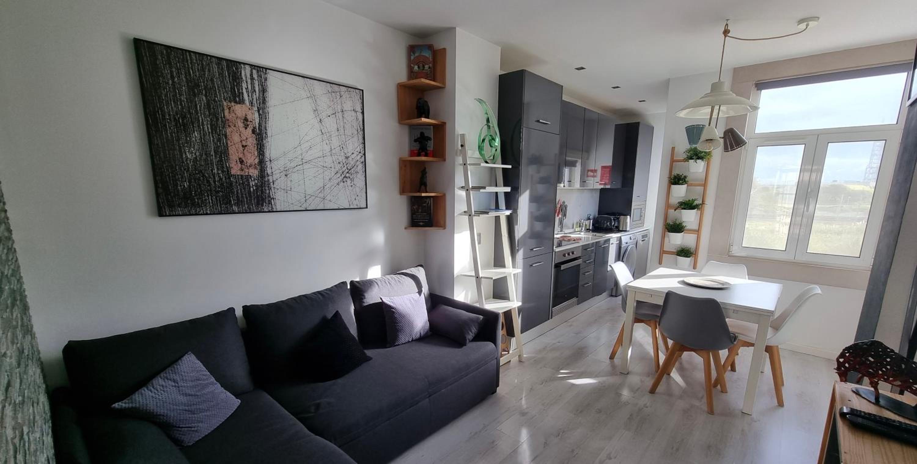 Expo Oriente 2 Bedrooms by GT House