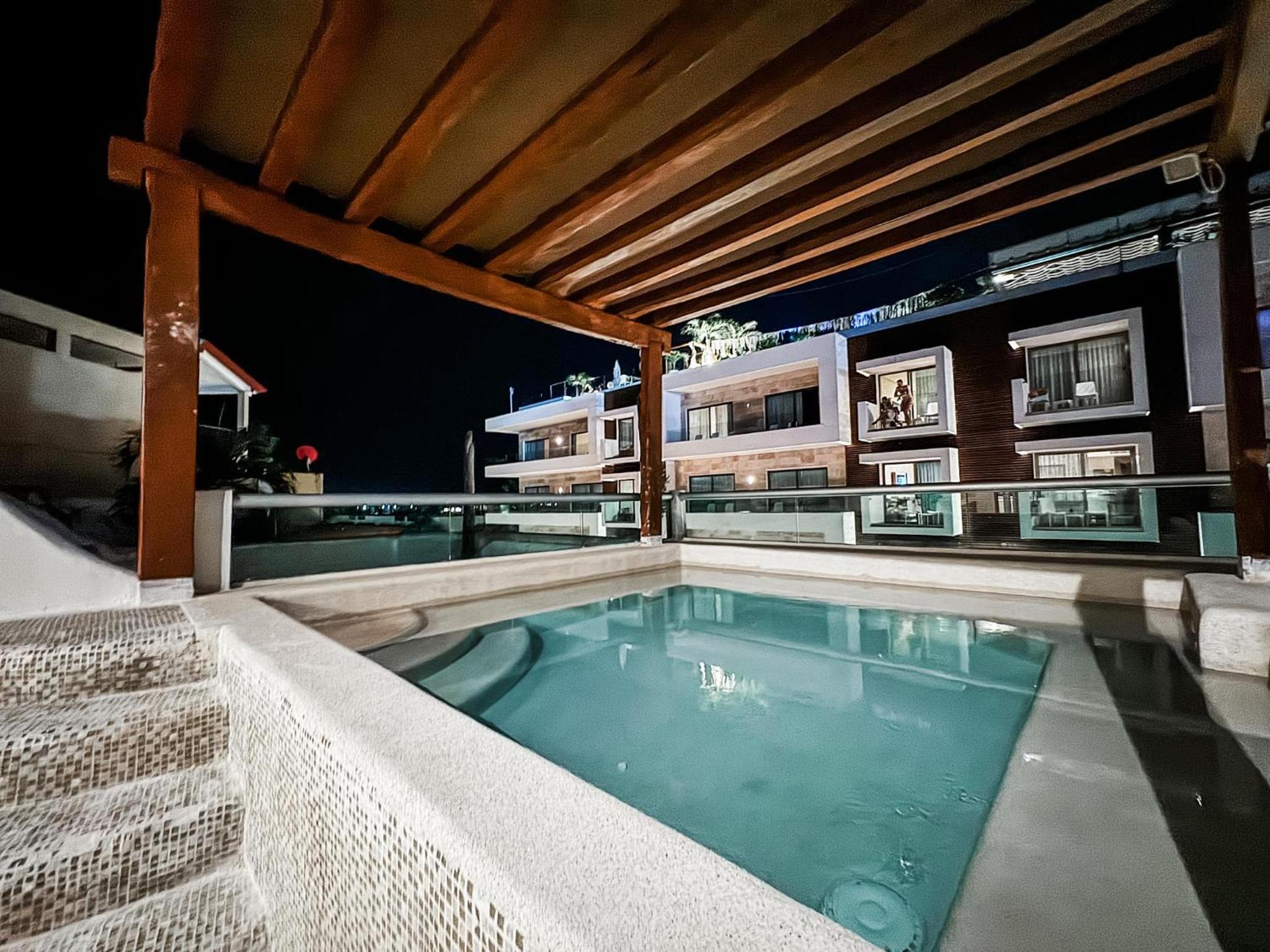 MAGIC, 3 Bedroom PH & Private Pool