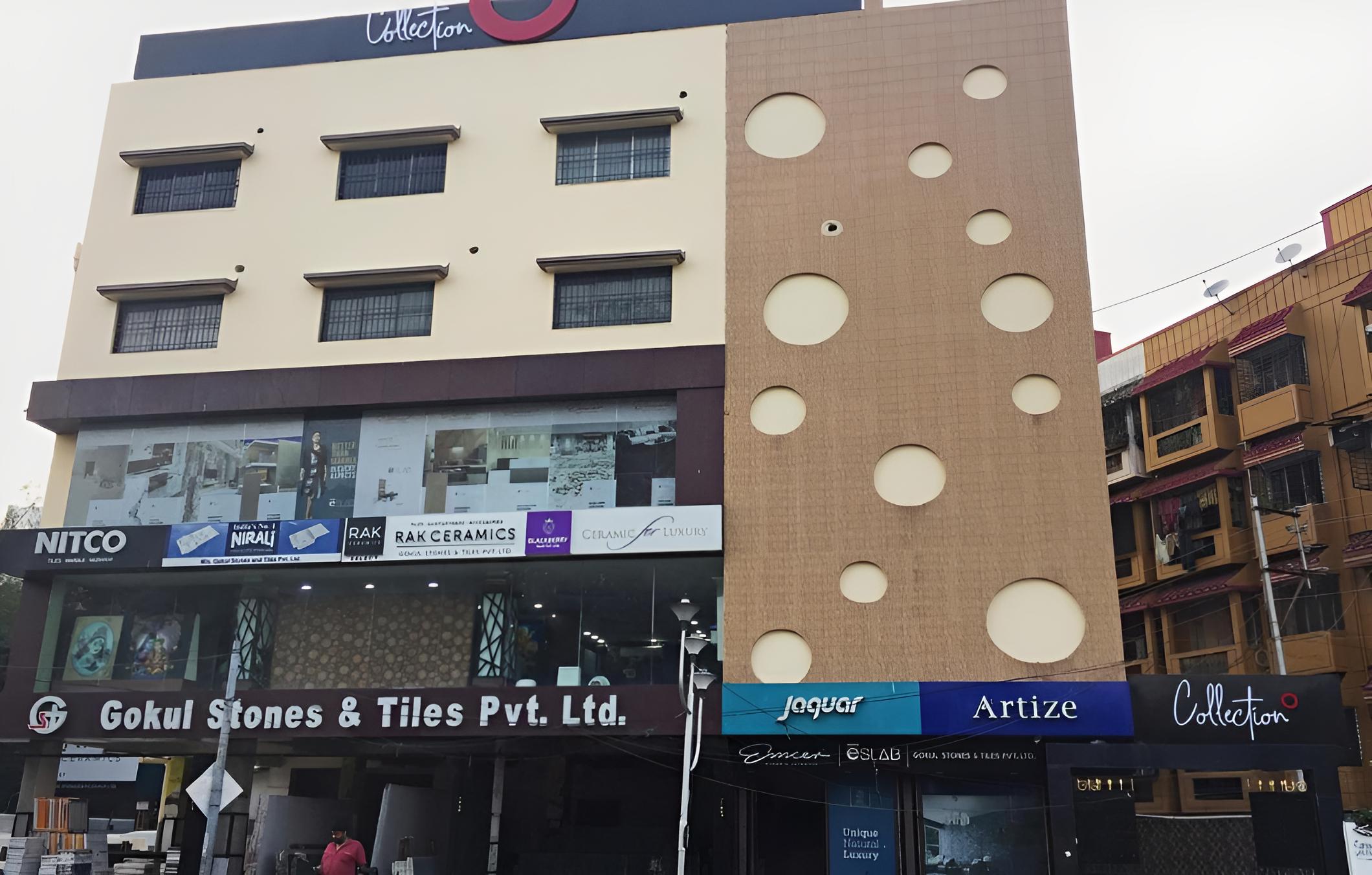 Super OYO Collection O 74257 Gokul Residency Near Emami City Nager bazar Opposite Raja Palace