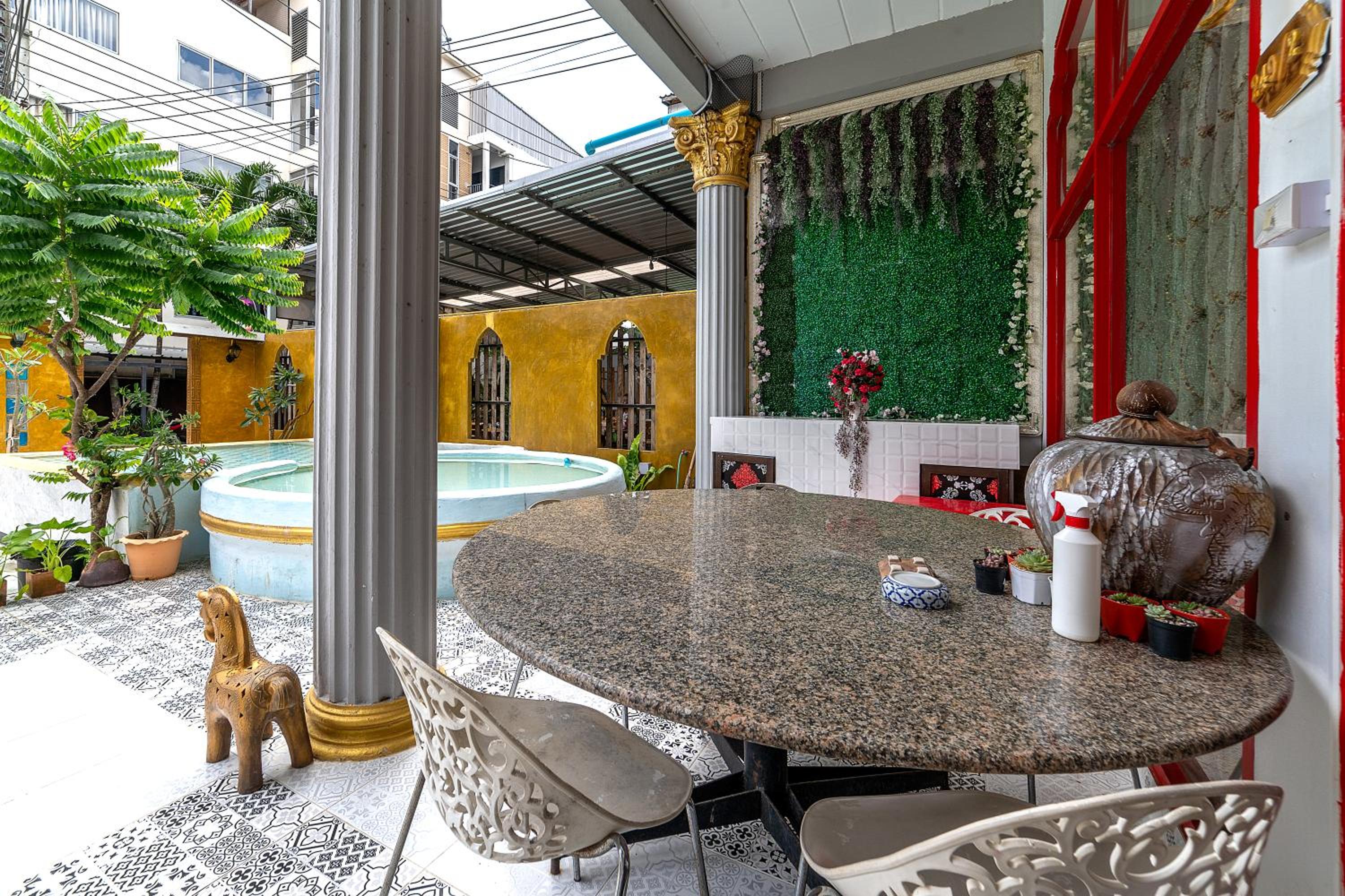Private Guesthouse with Great Location(JG) view 4