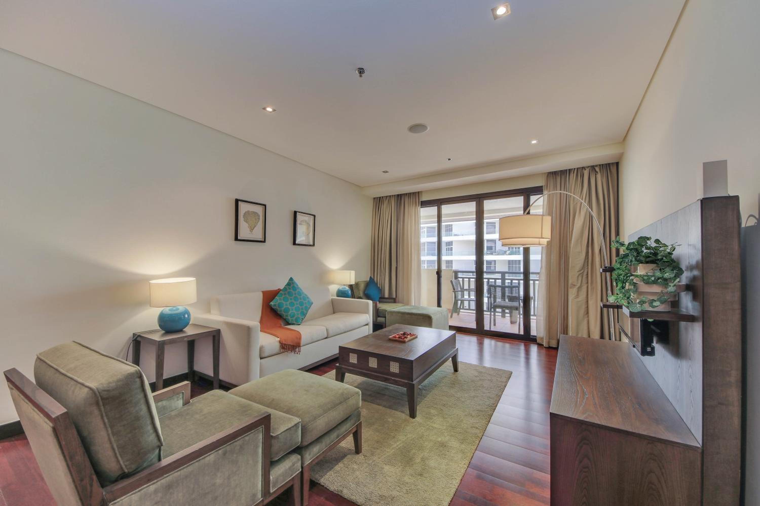 Luxe Getaways Royal Amwaj Palm Jumeirah Resort Apartment Holiday Home