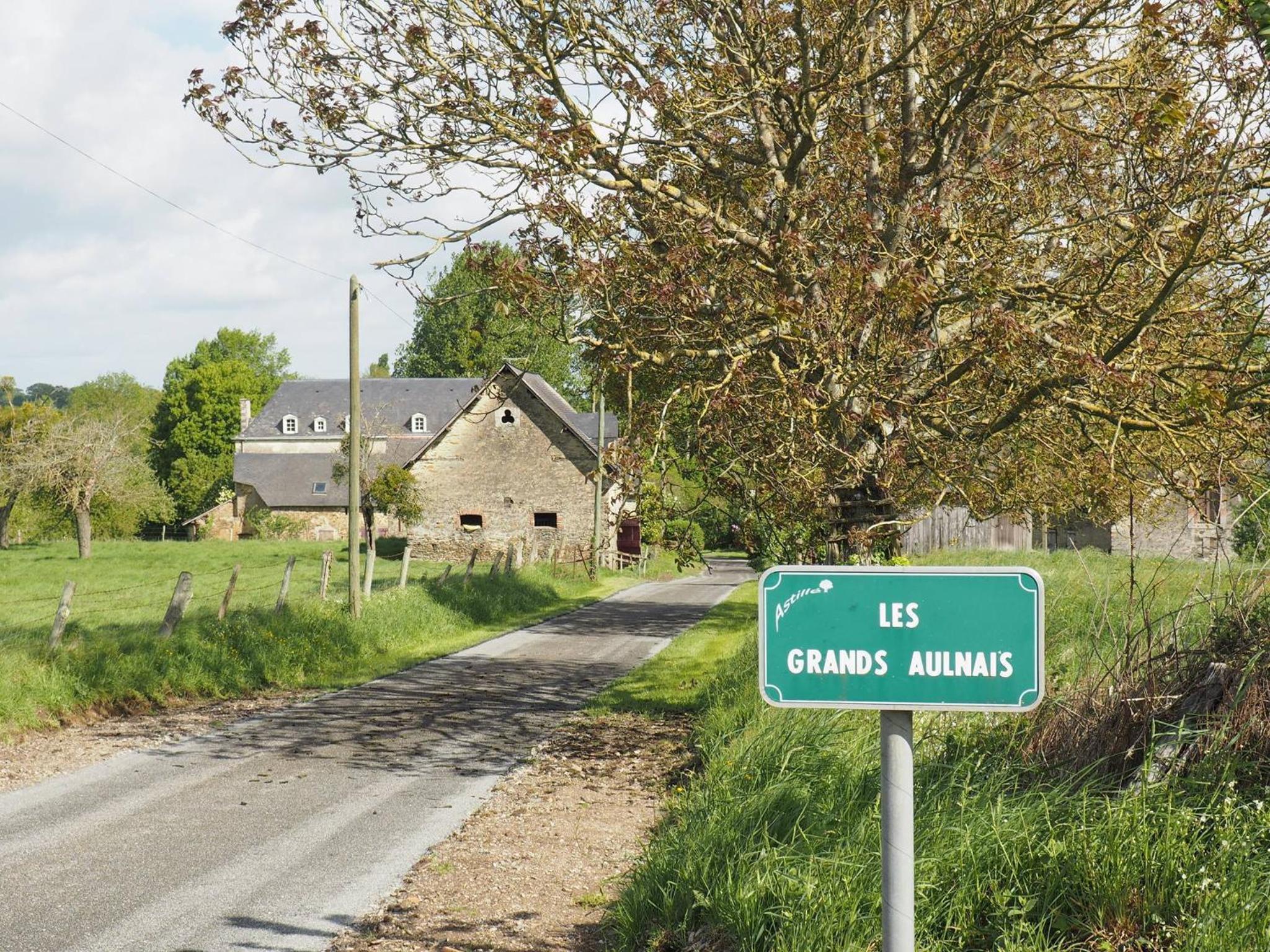 Les Grands-Aulnais view 2