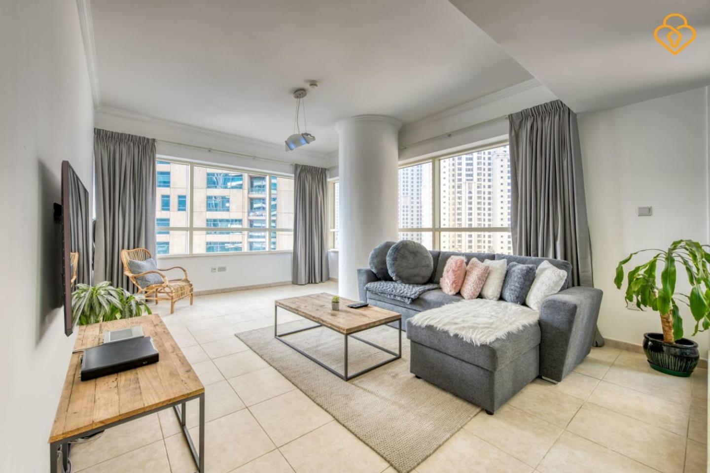 Keysplease Marina View 2 B/R Upgraded Apt near metro, Sahab Tower Dubai Marina