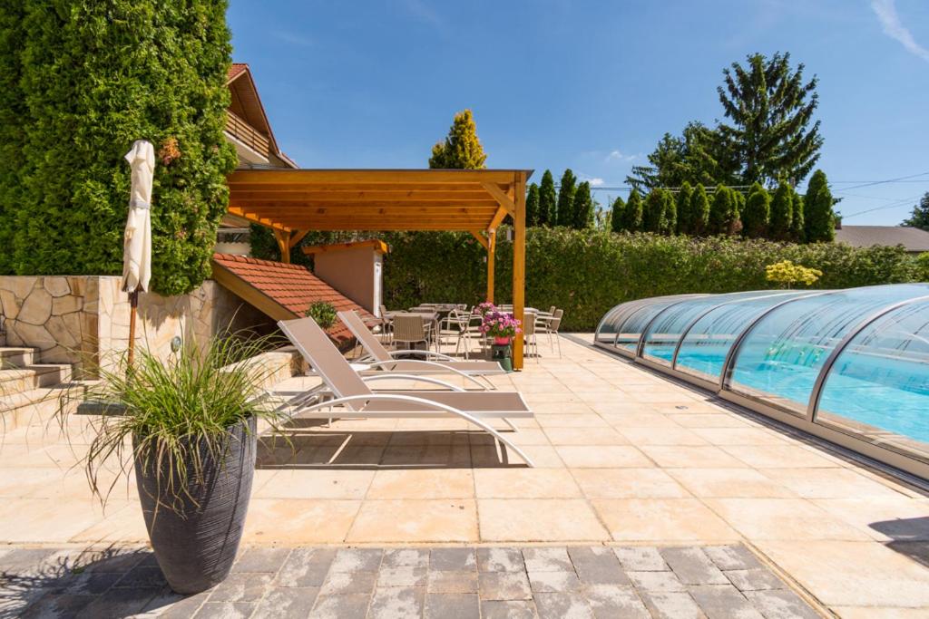 Balaton Fantasy Villa