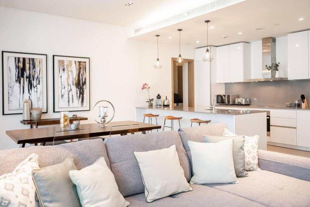 HiGuests - Magnificent Apt with Panoramic Views All Around