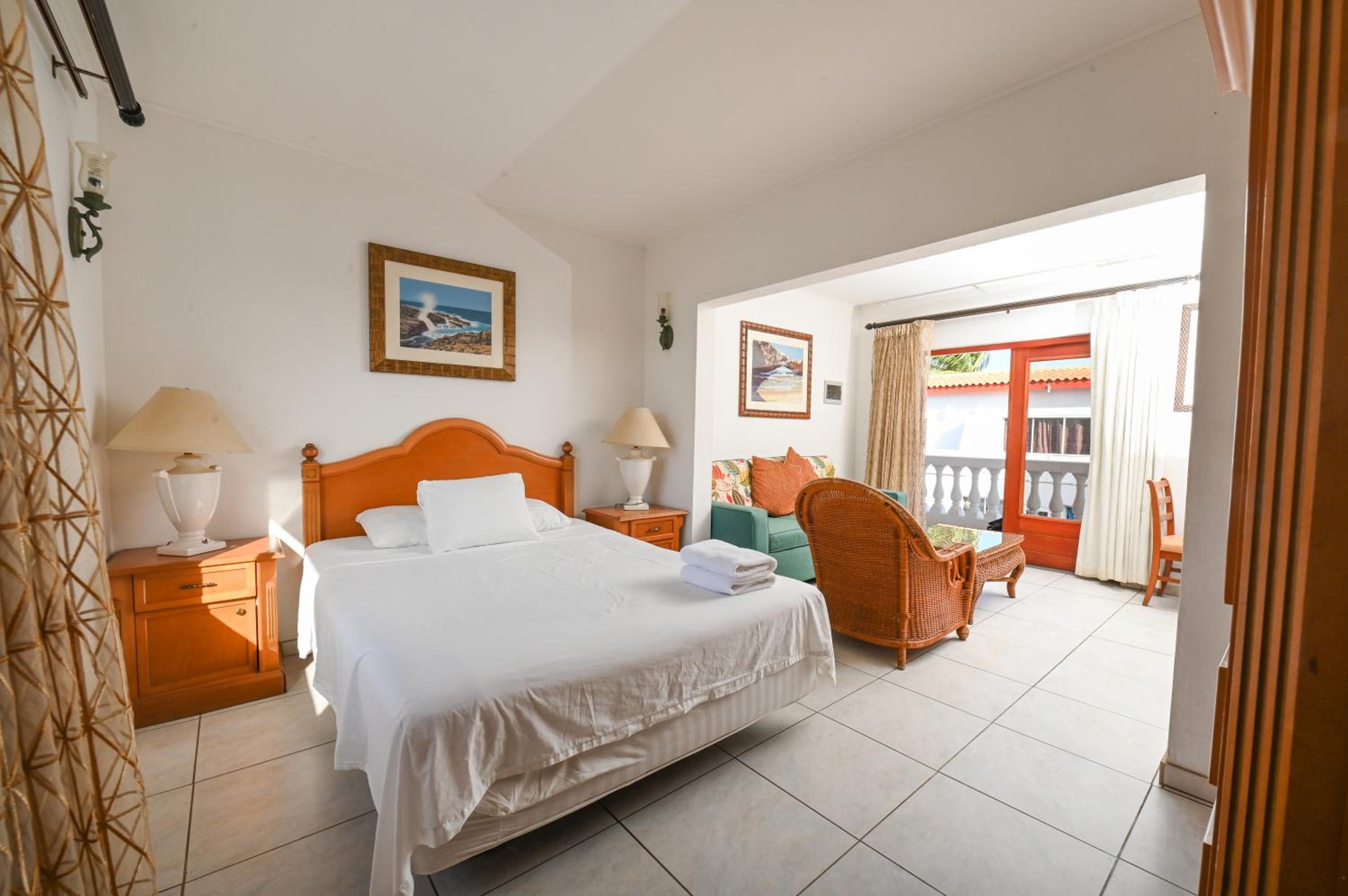 E Solo Aruba Apartments view 2