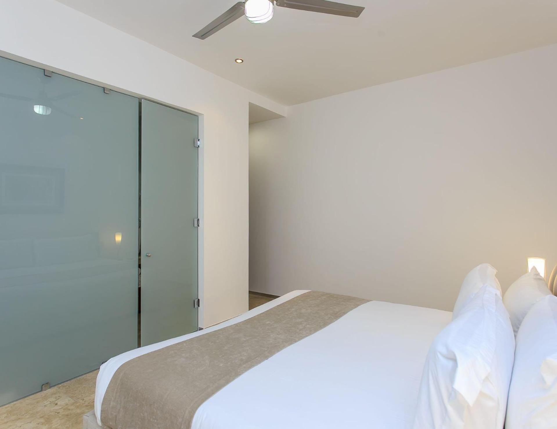 Menesse-2bedrooms-PerfectSpot steps to the ocean view 5