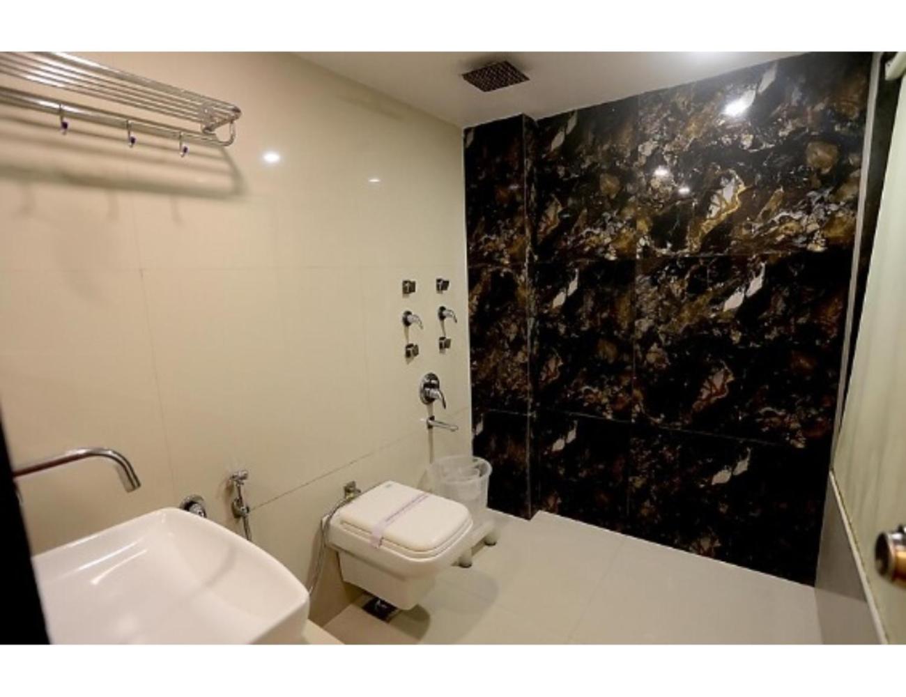 Hotel Relax Inn, Surat, Gujarat