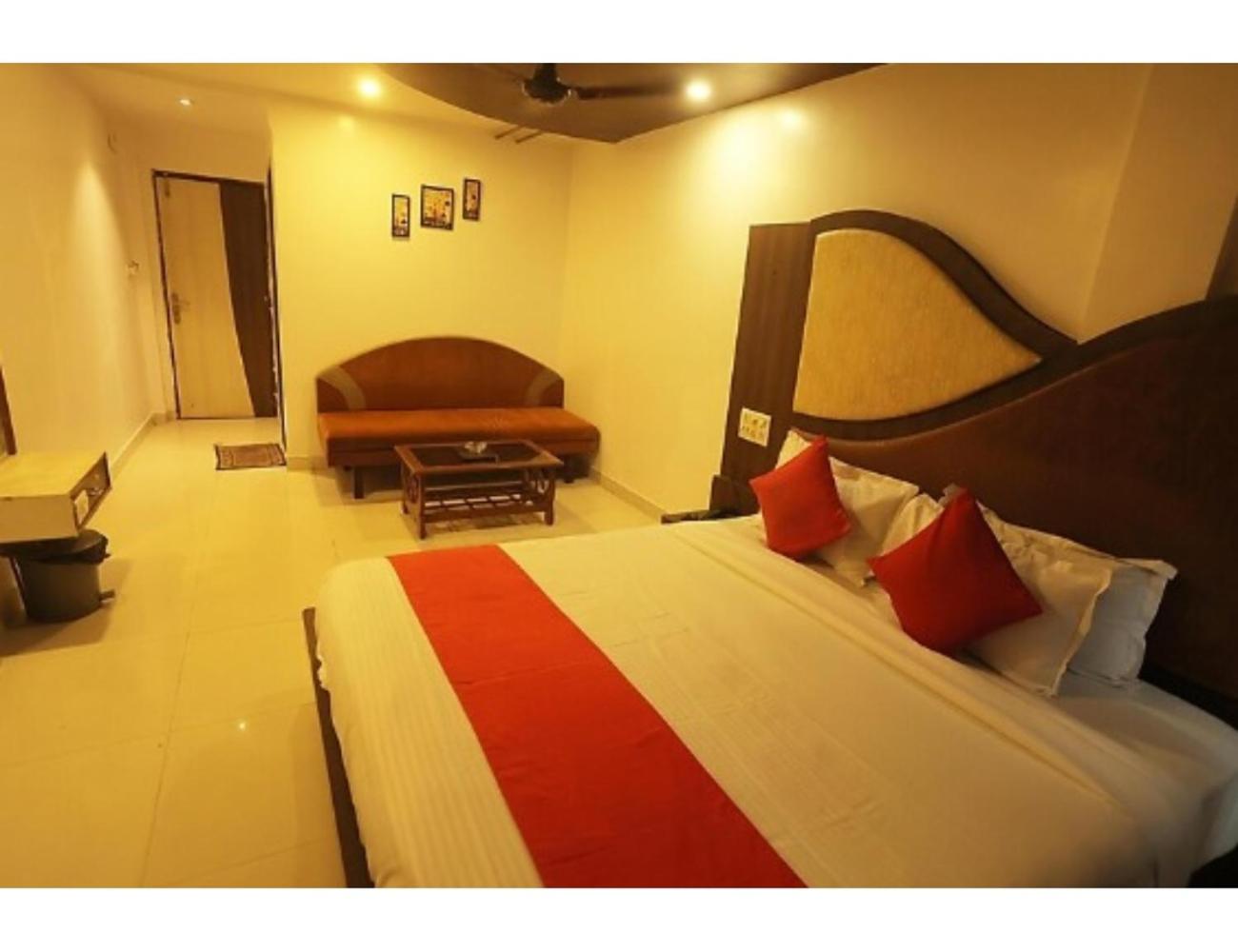 Hotel Relax Inn, Surat, Gujarat