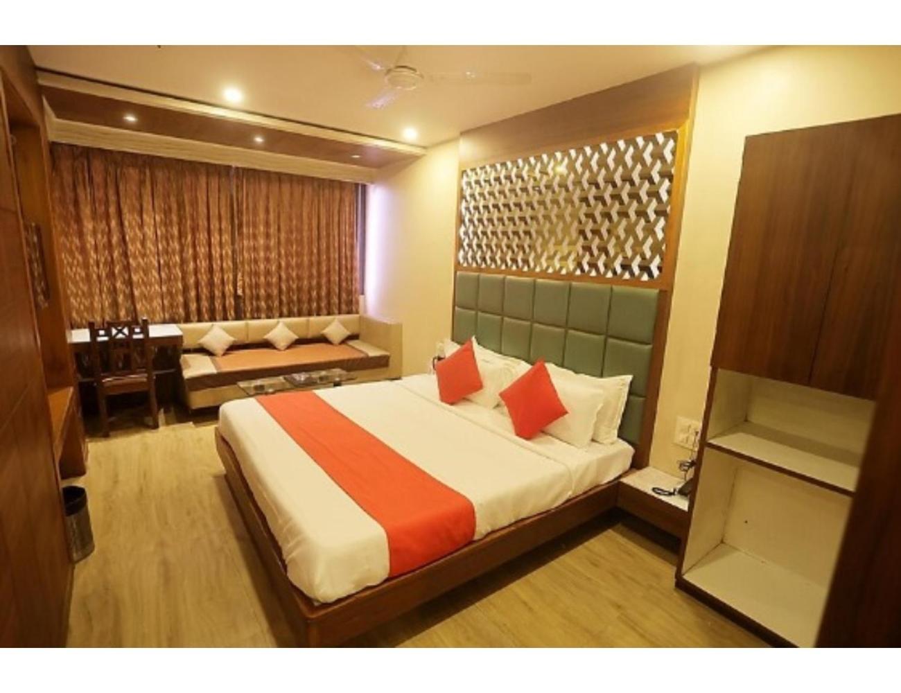 Hotel Relax Inn, Surat, Gujarat