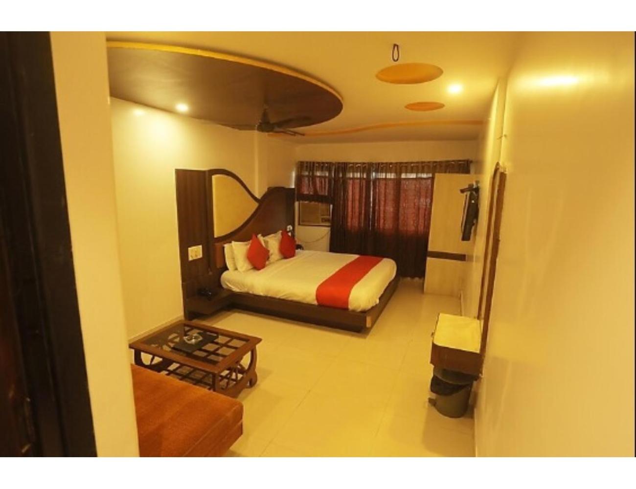 Hotel Relax Inn, Surat, Gujarat