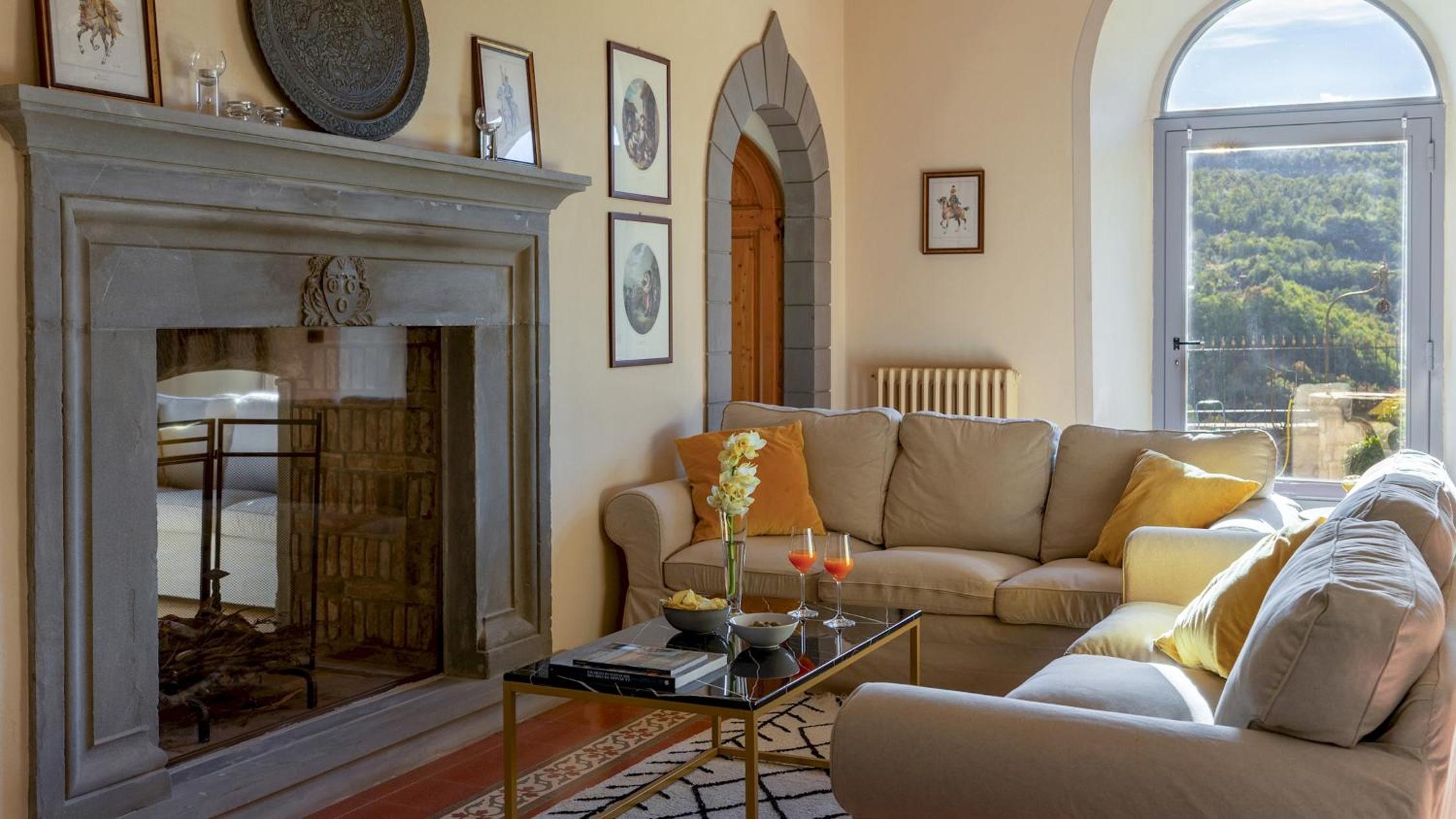 VILLA DE CERCHI 12, Emma Villas