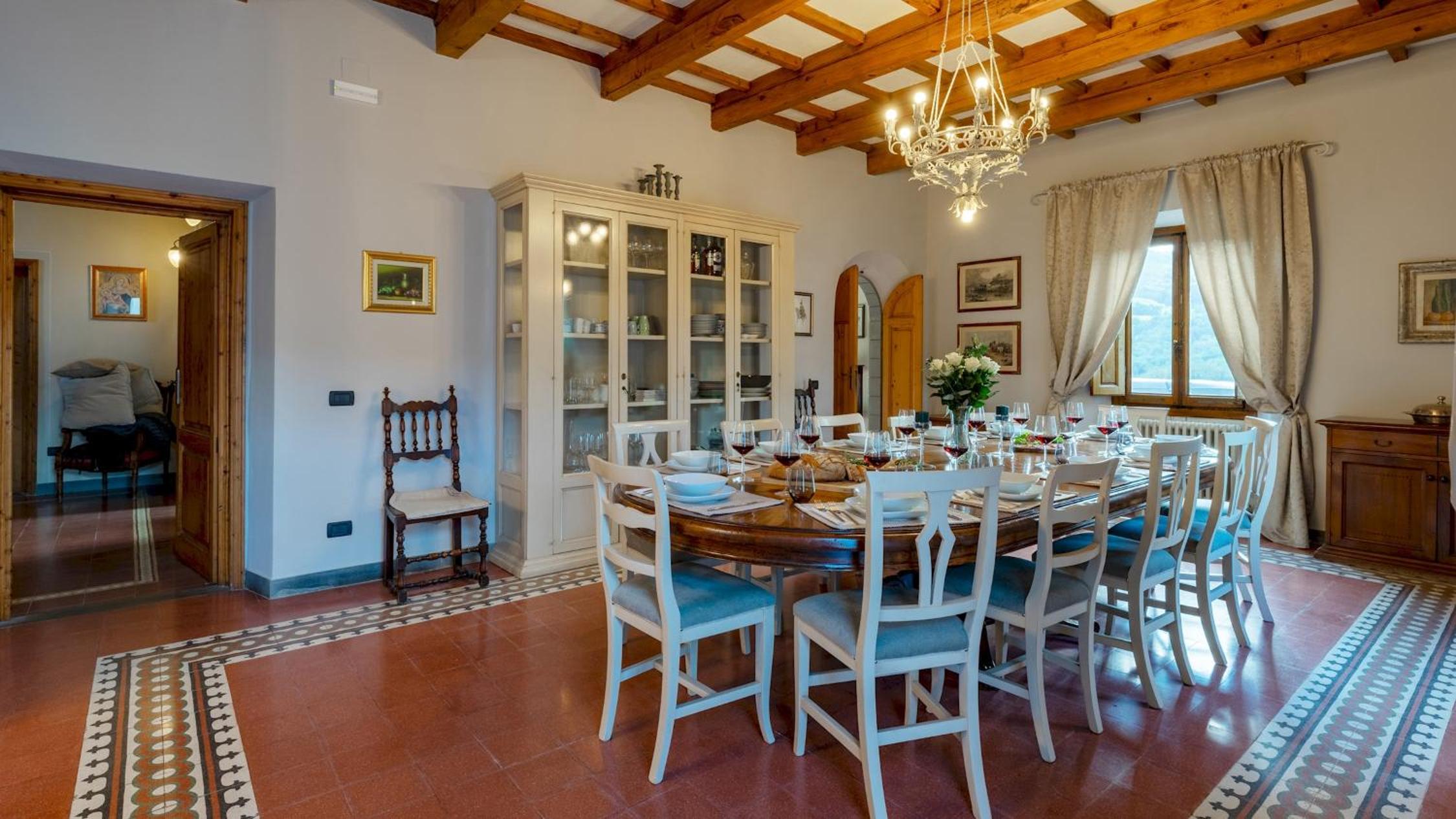 VILLA DE CERCHI 12, Emma Villas