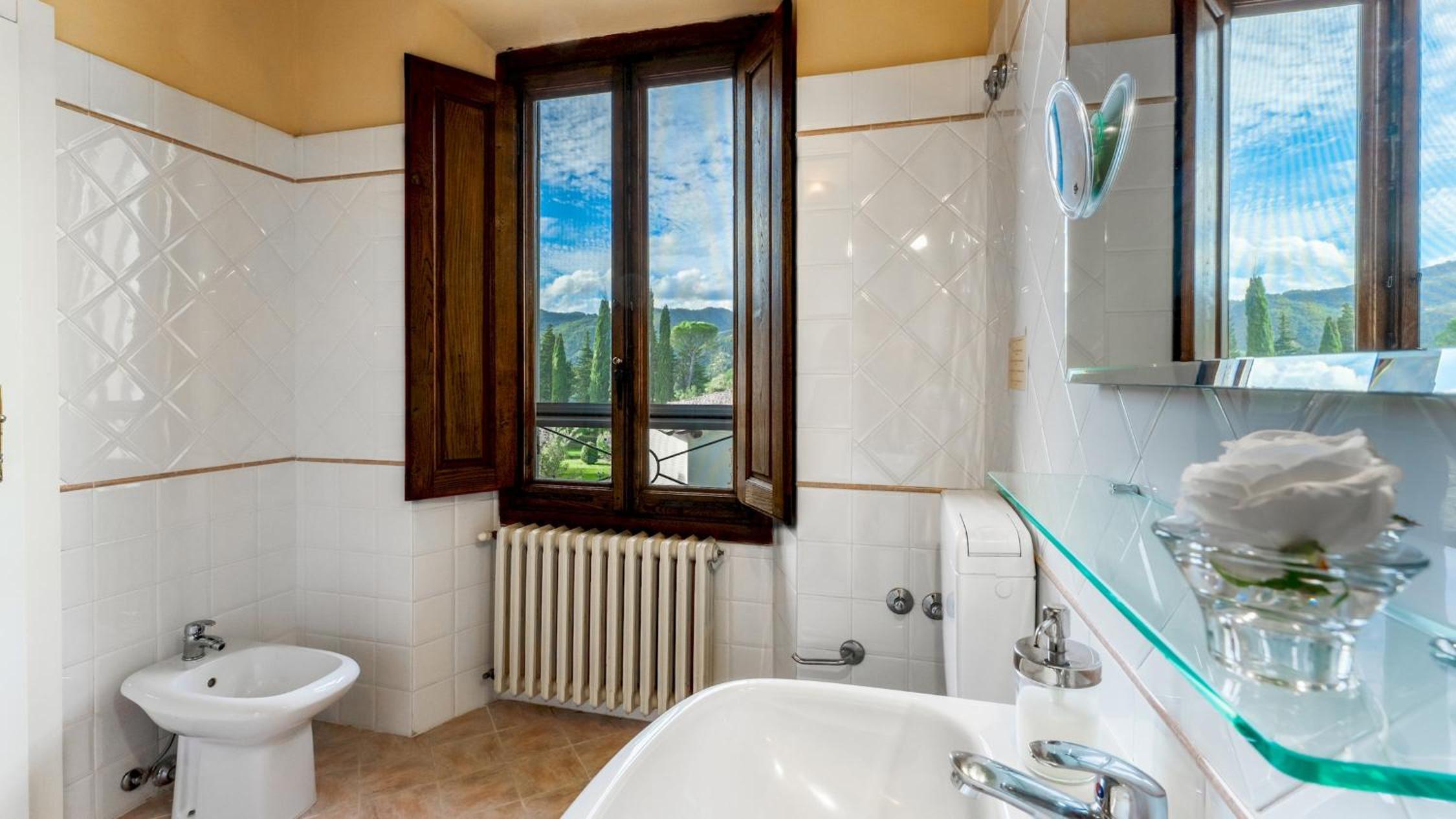 VILLA DE CERCHI 12, Emma Villas