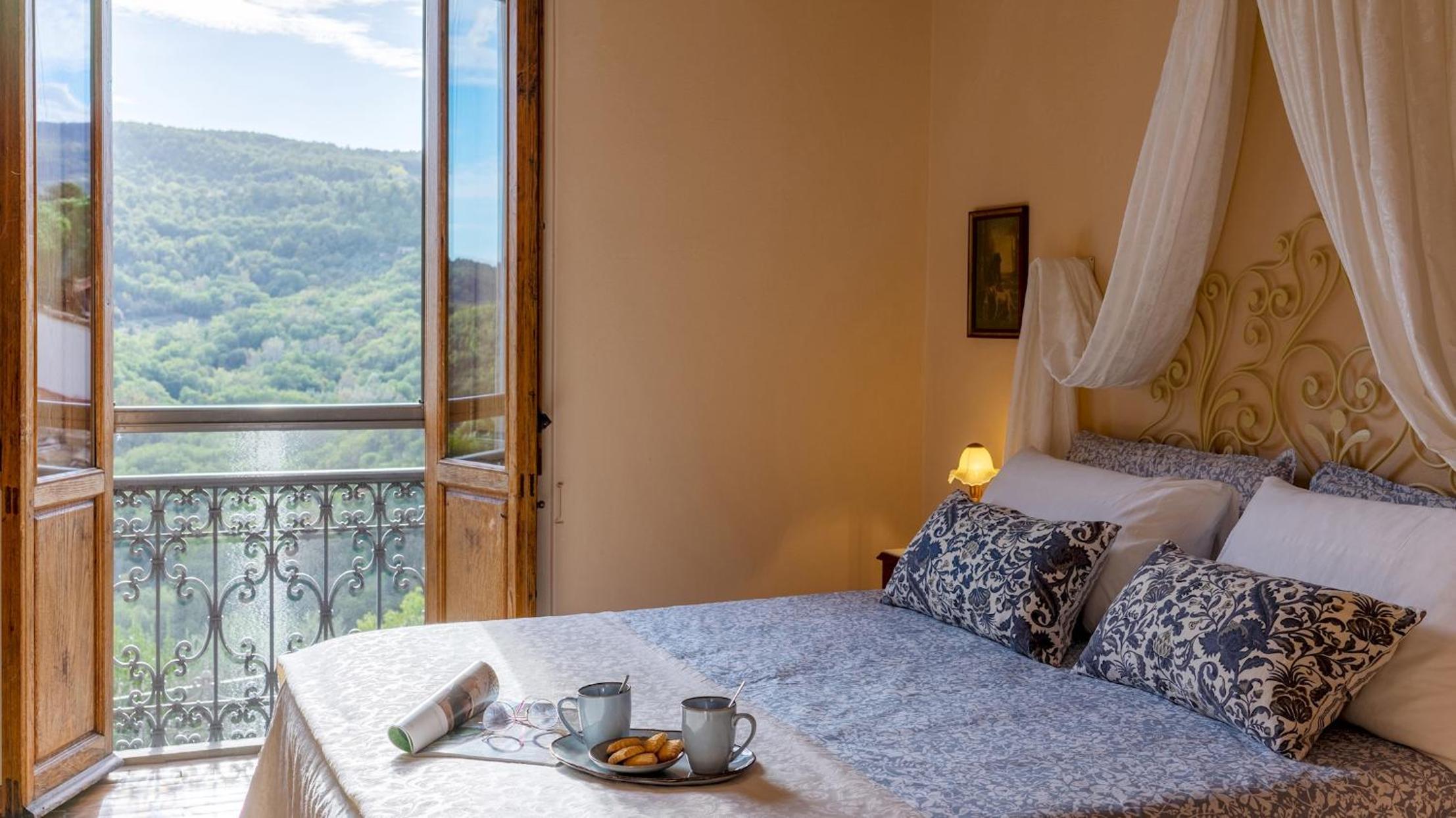 VILLA DE CERCHI 12, Emma Villas