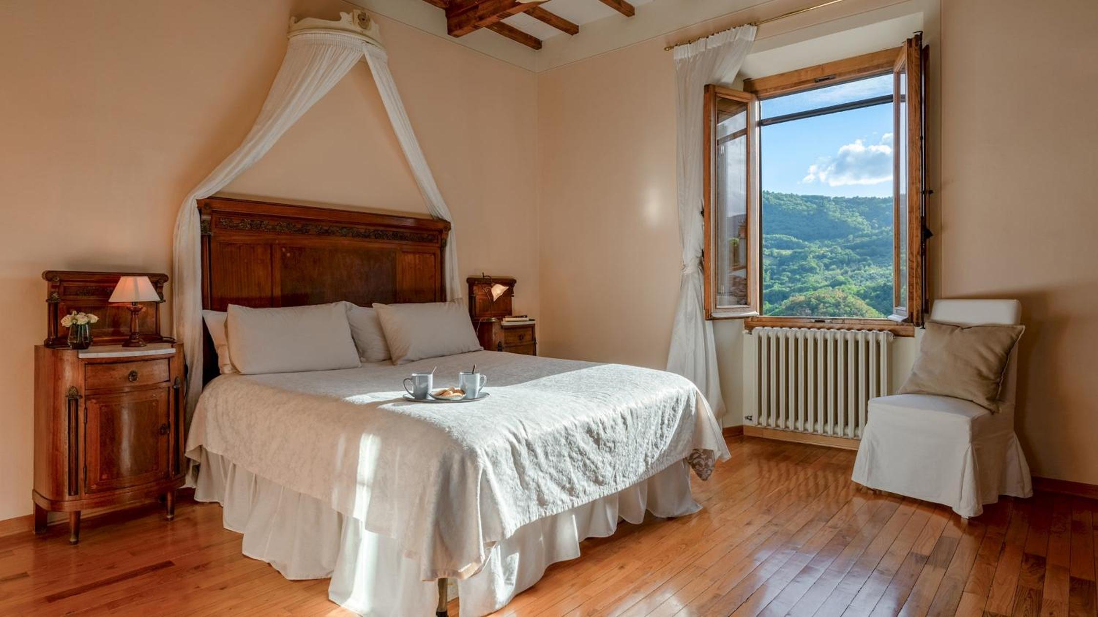VILLA DE CERCHI 12, Emma Villas