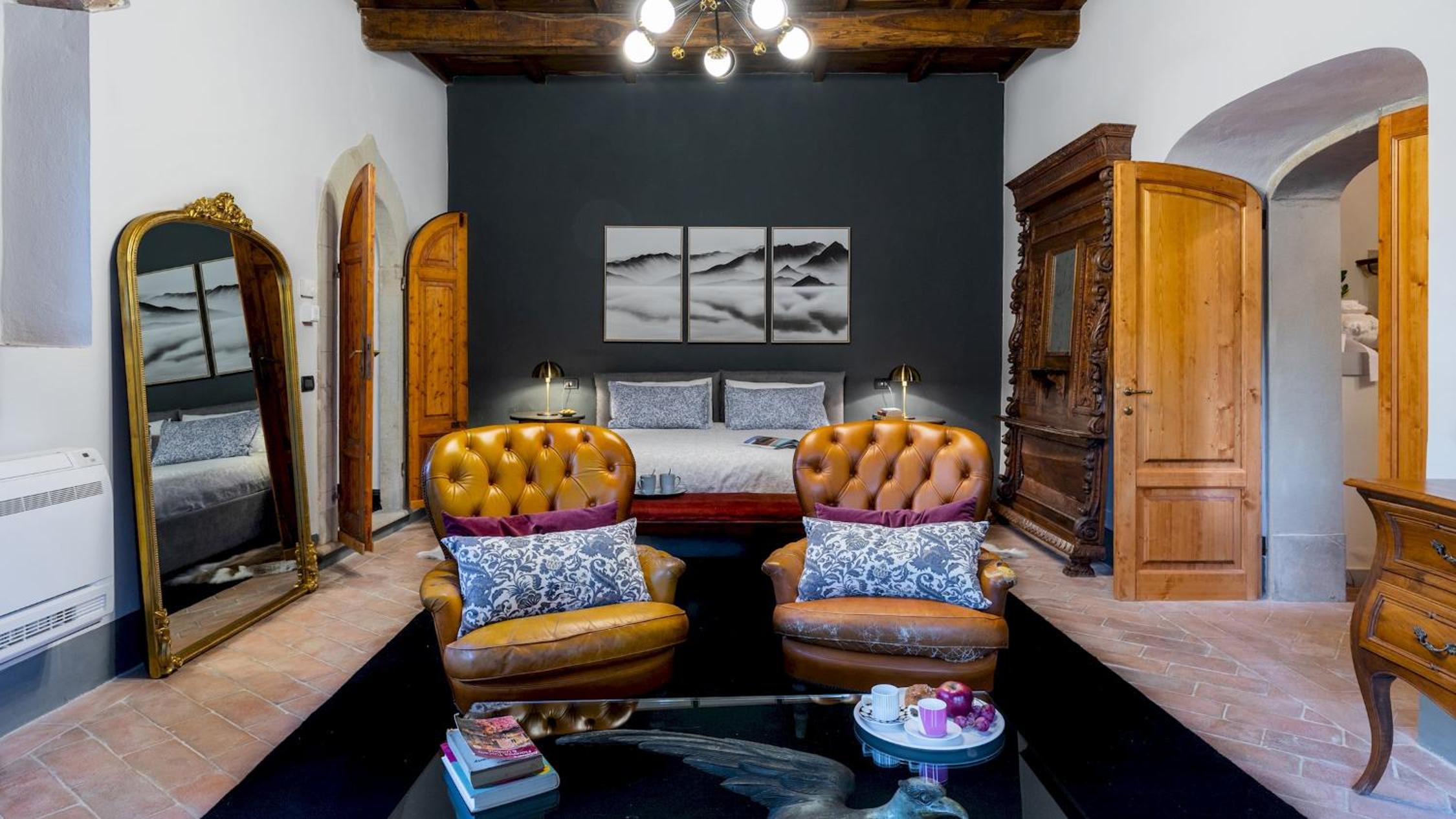 VILLA DE CERCHI 12, Emma Villas
