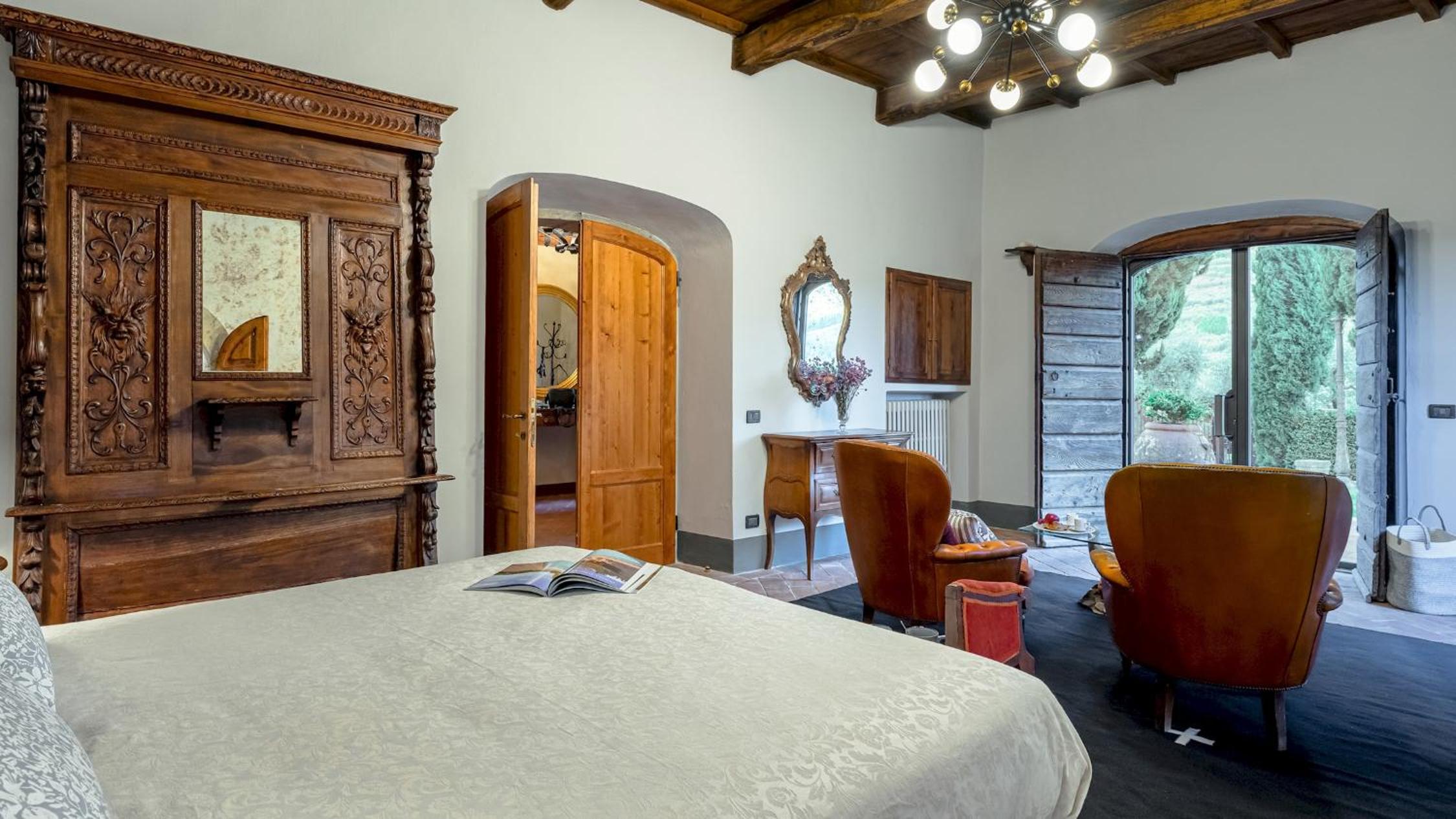 VILLA DE CERCHI 12, Emma Villas