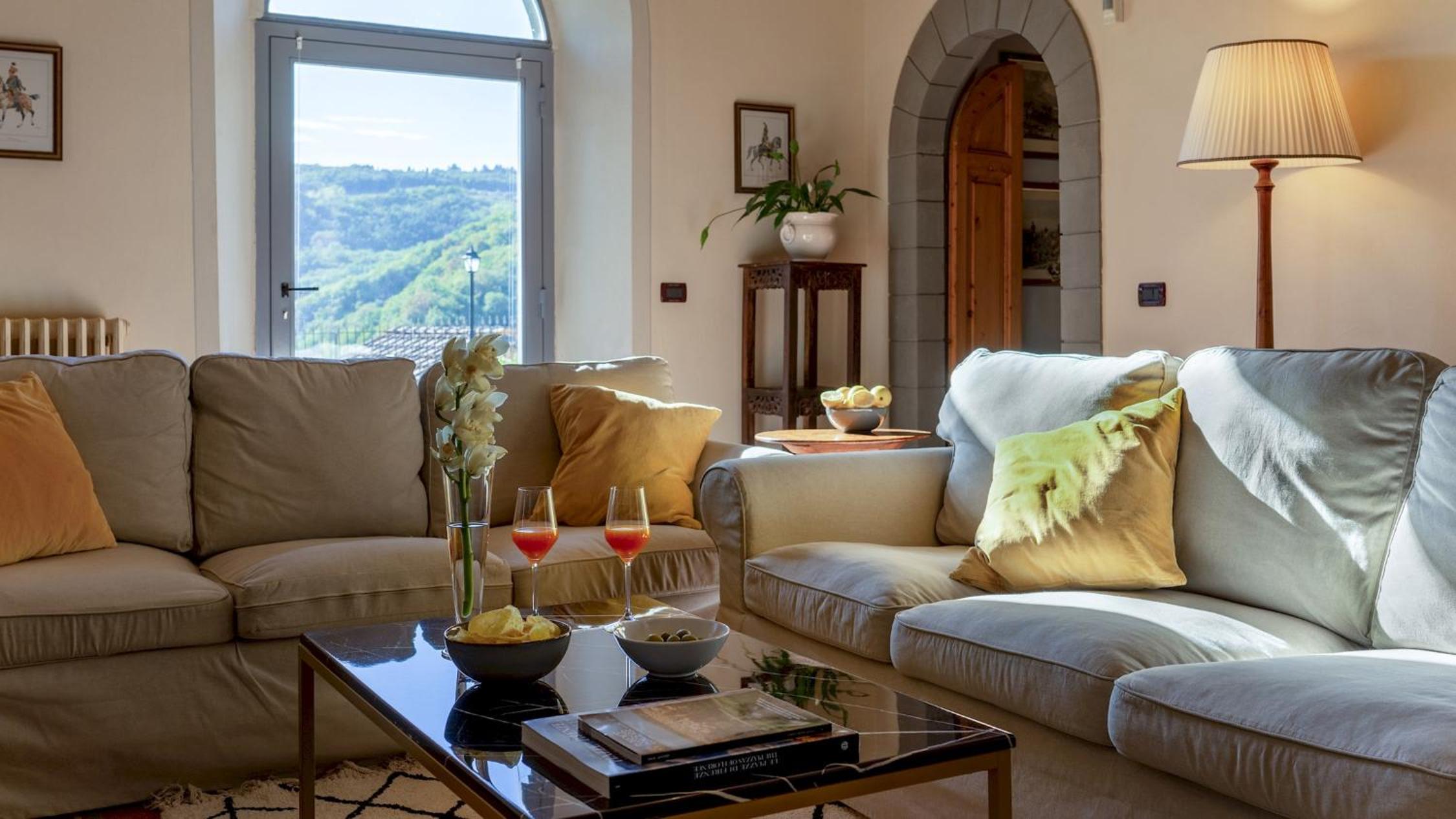 VILLA DE CERCHI 12, Emma Villas