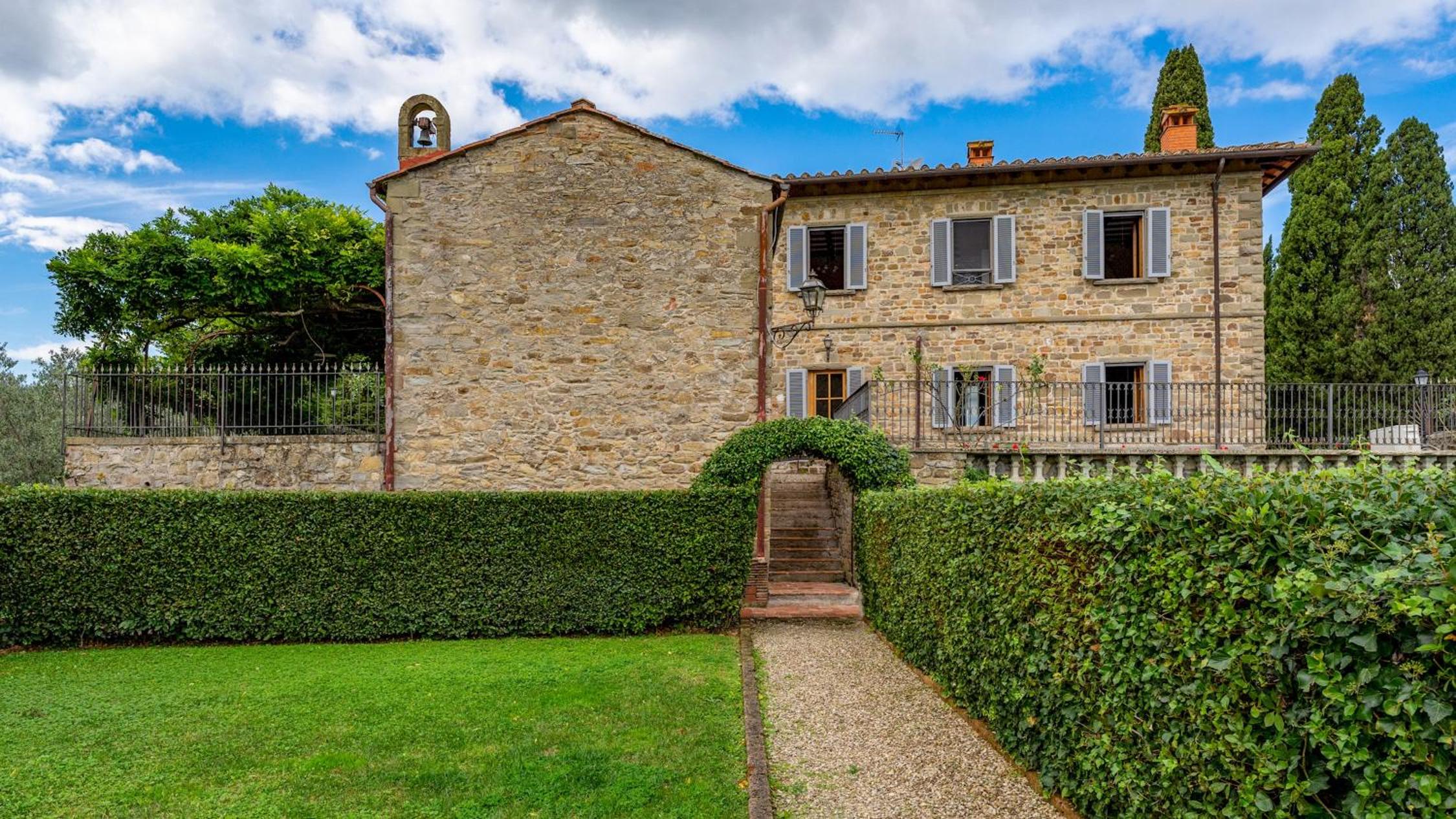 VILLA DE CERCHI 12, Emma Villas