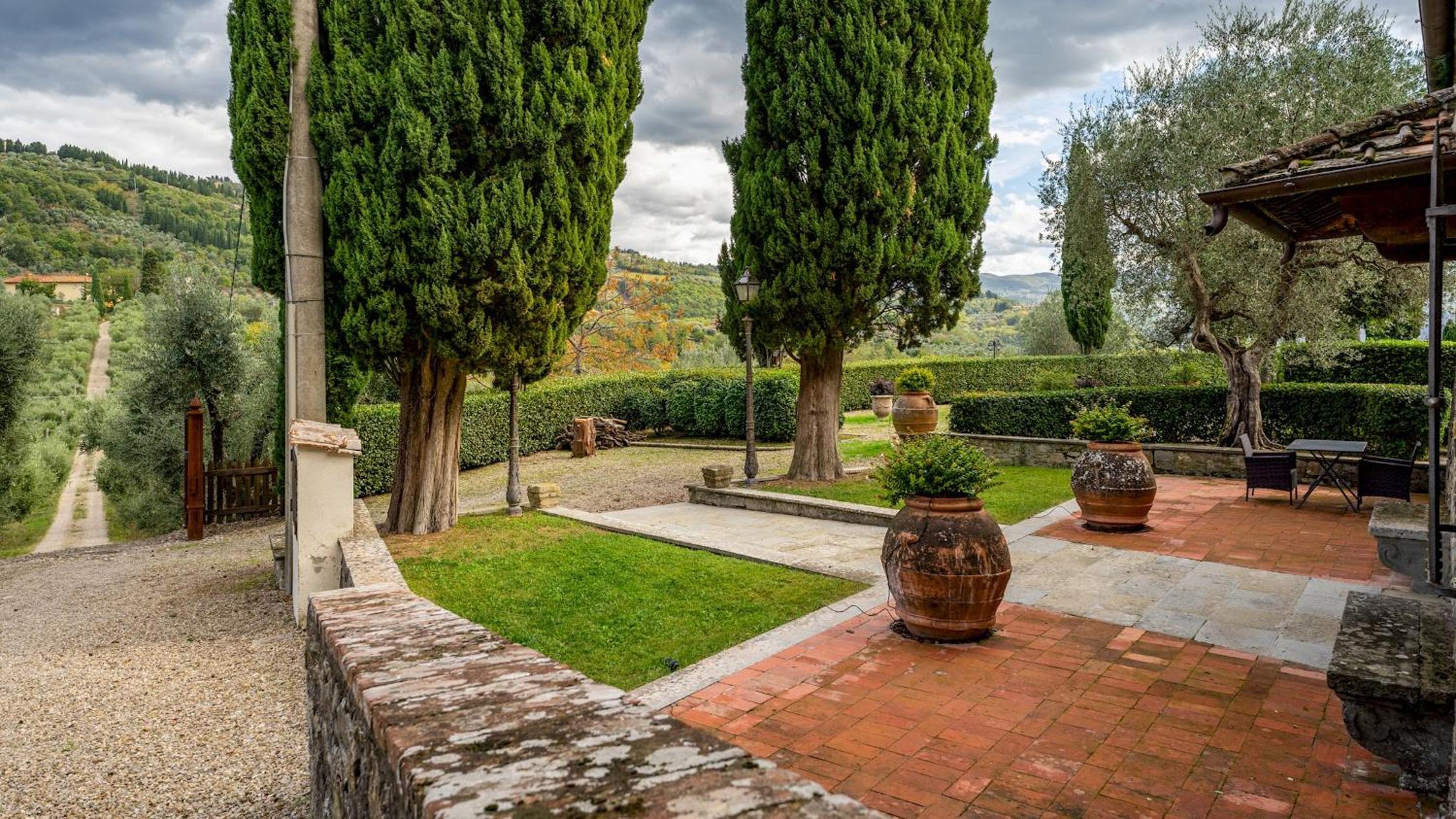 VILLA DE CERCHI 12, Emma Villas
