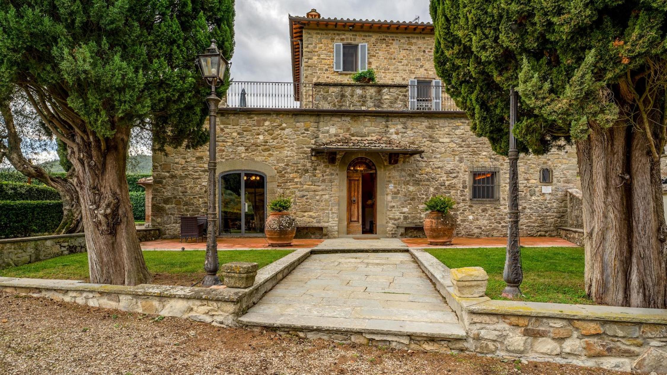 VILLA DE CERCHI 12, Emma Villas