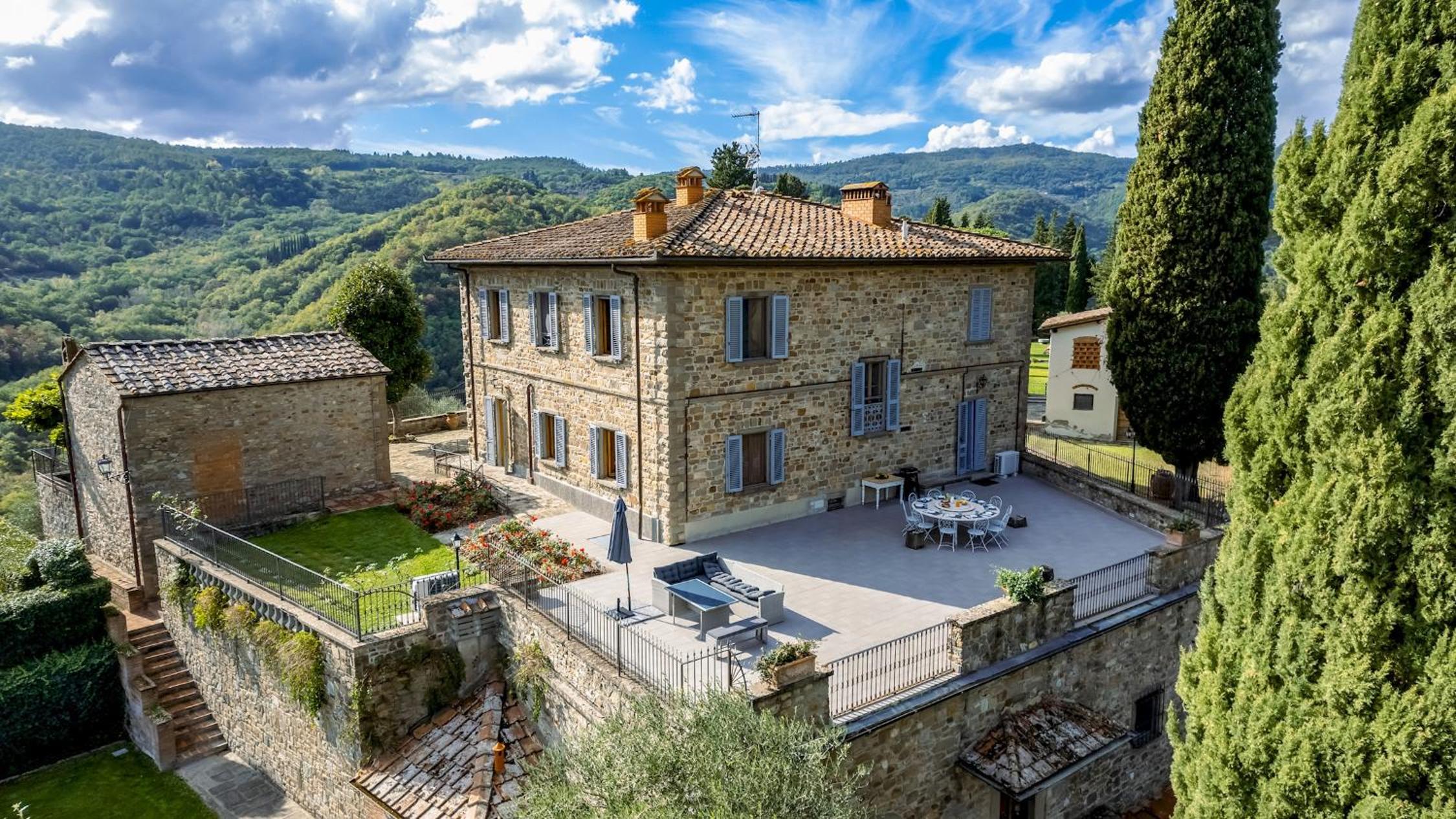 VILLA DE CERCHI 12, Emma Villas