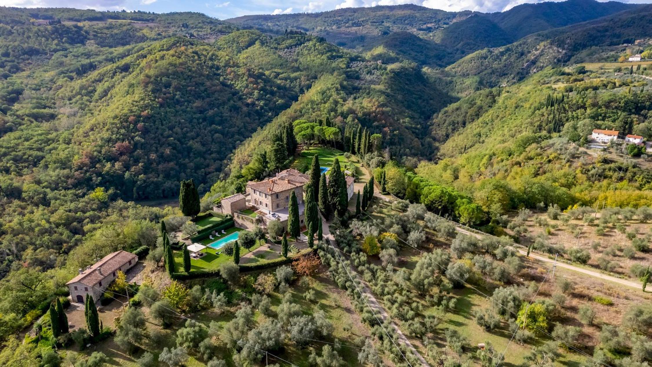 VILLA DE CERCHI 12, Emma Villas