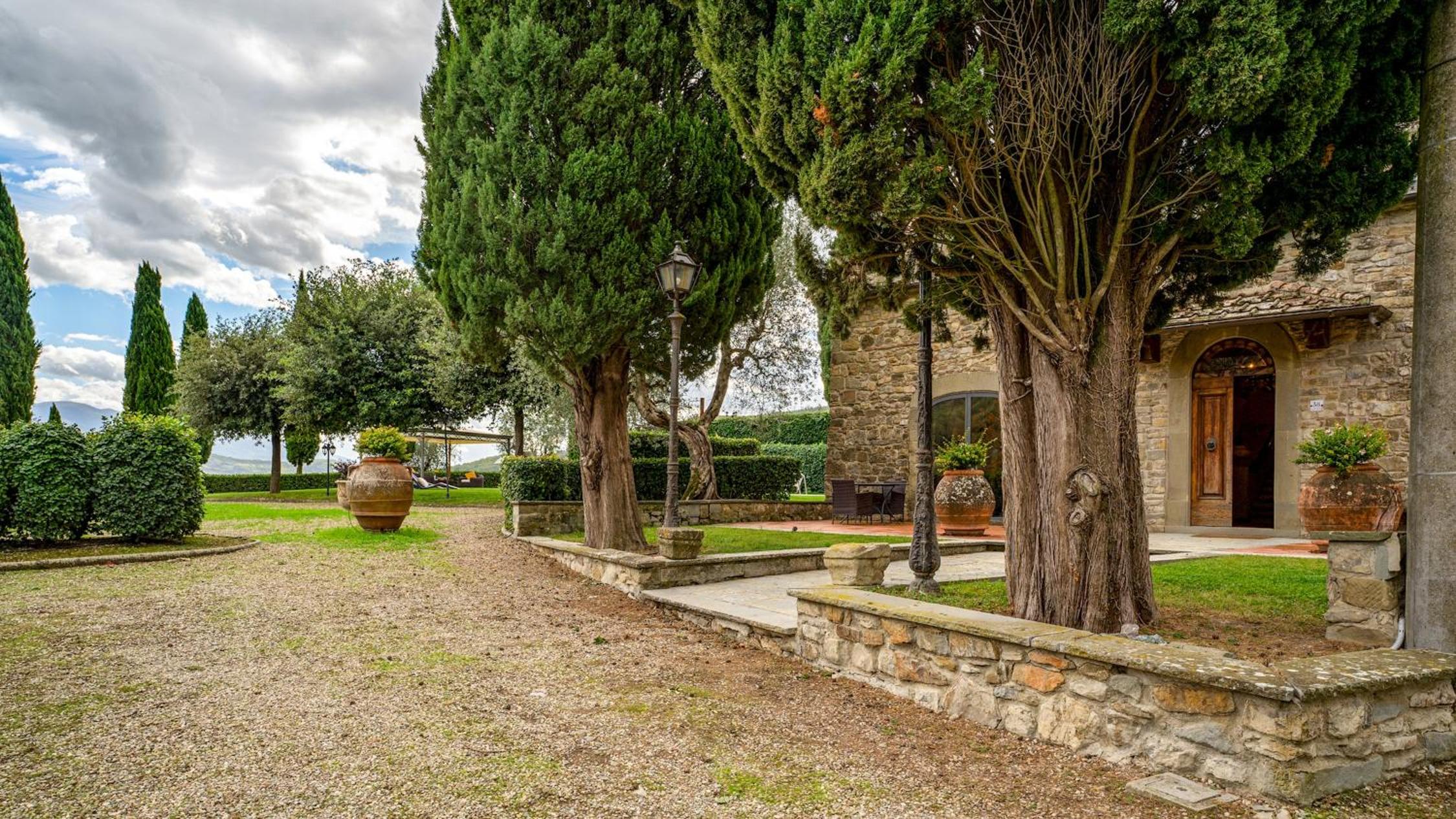 VILLA DE CERCHI 12, Emma Villas