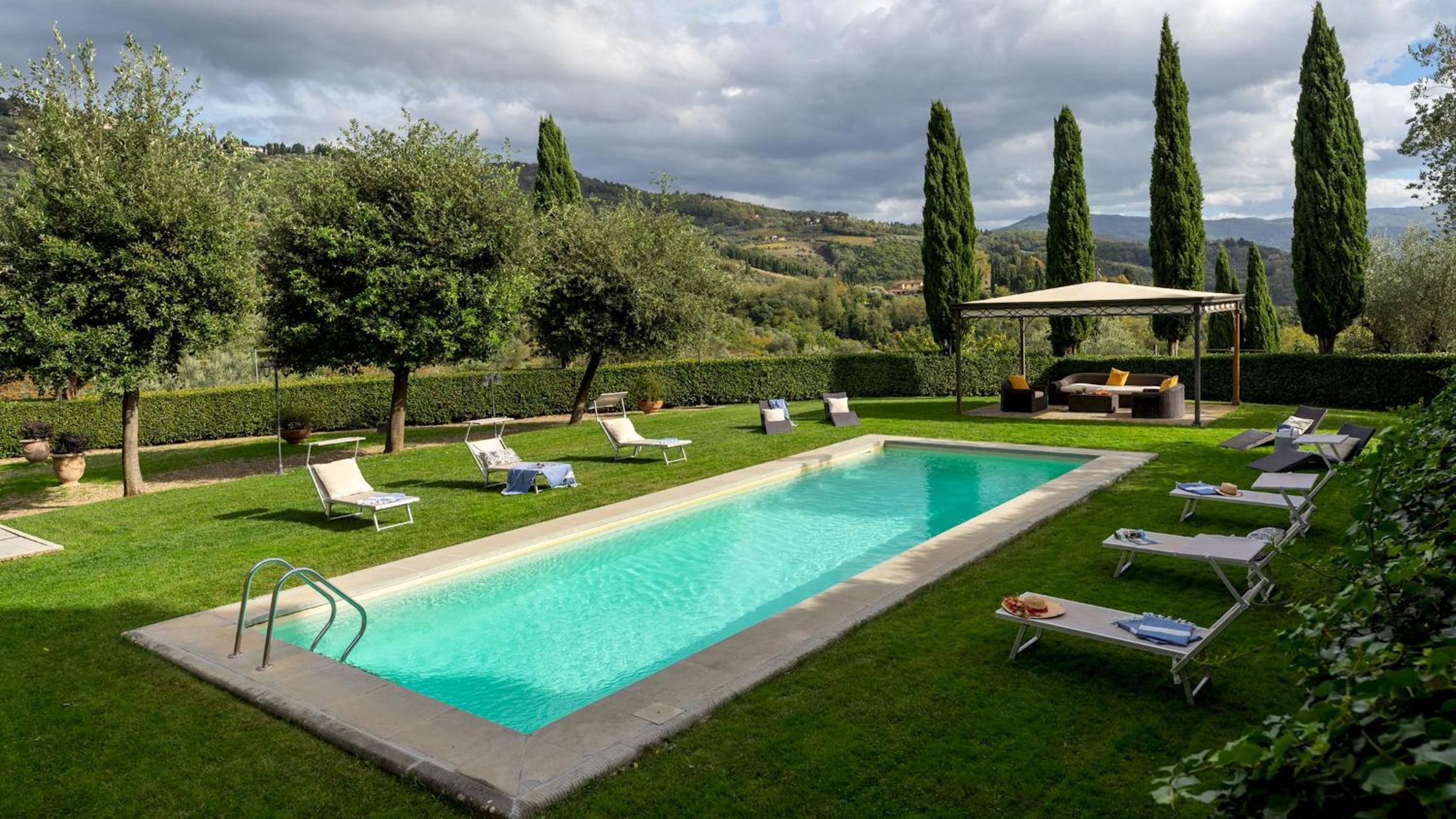 VILLA DE CERCHI 12, Emma Villas