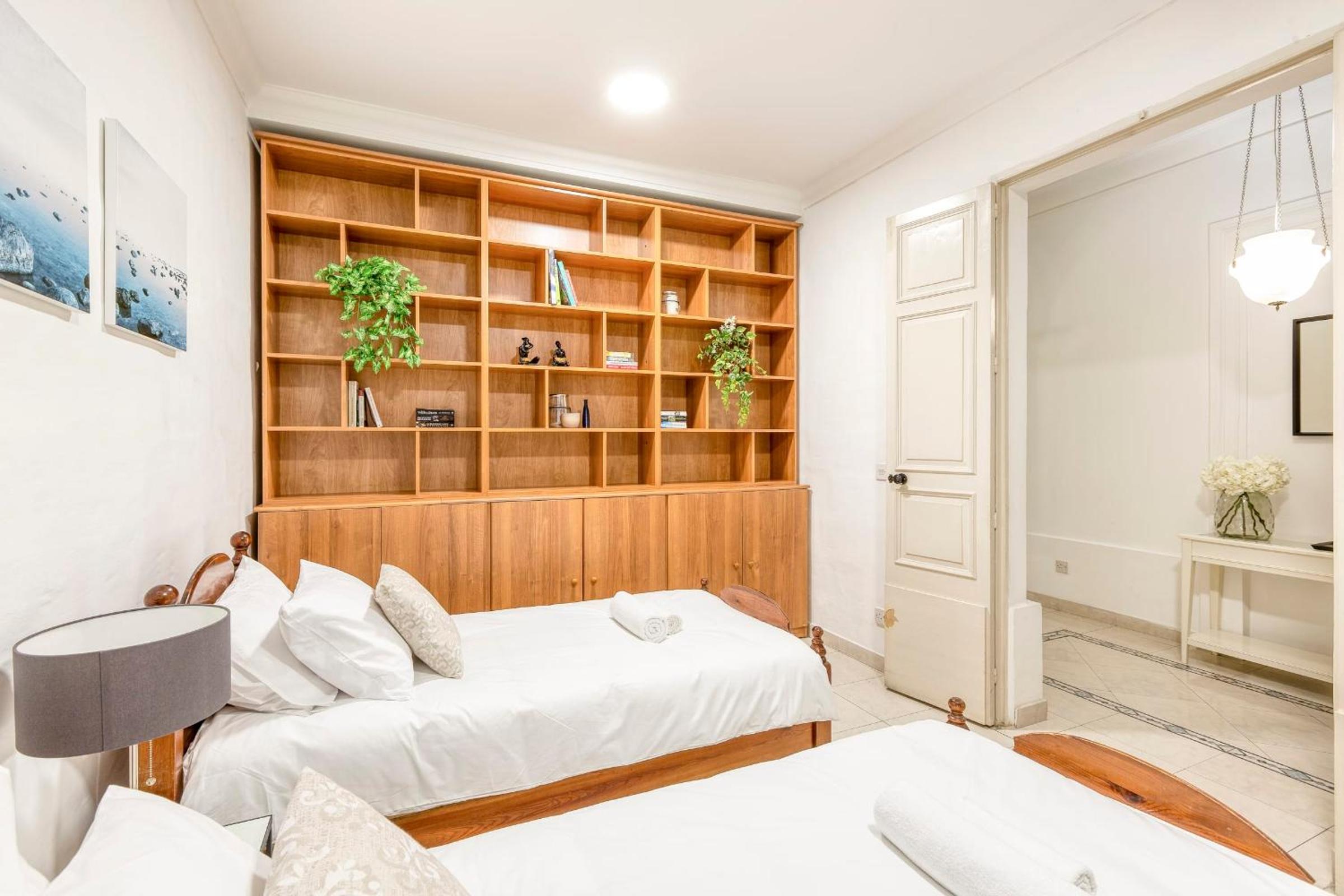FLORIANA house-Hosted by Sweetstay view 2