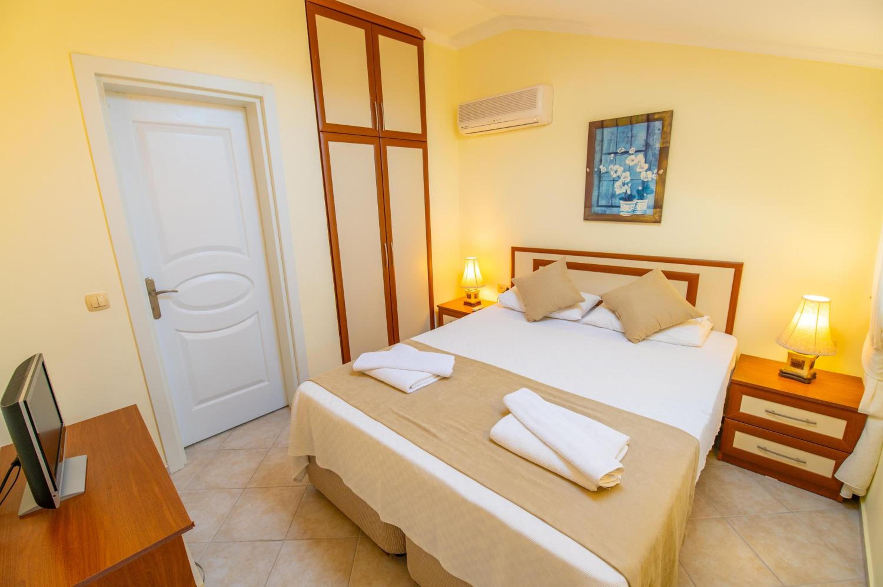 Sunset Beach Villas and Apartments - Image 58