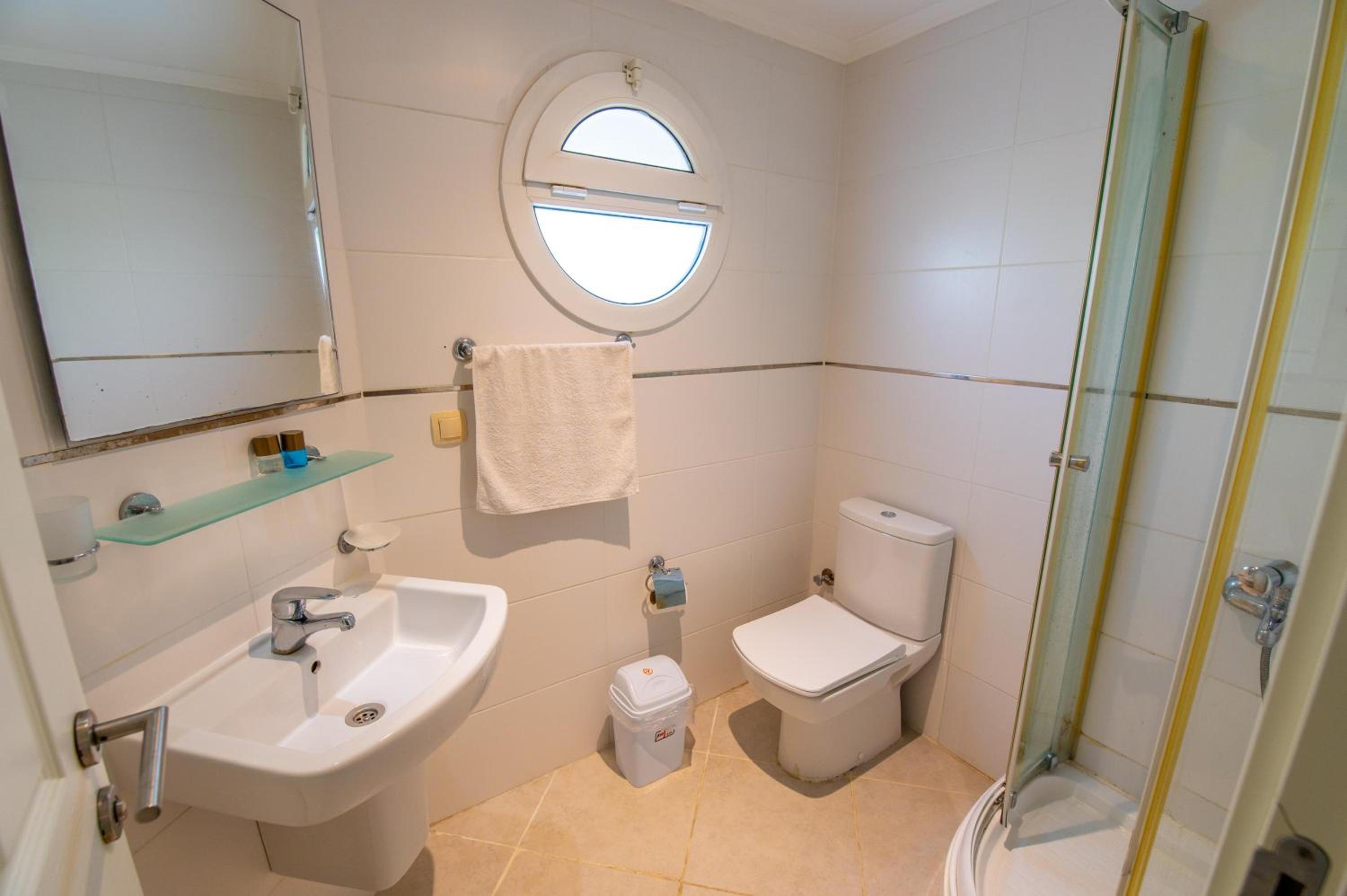 Sunset Beach Villas and Apartments - Image 98