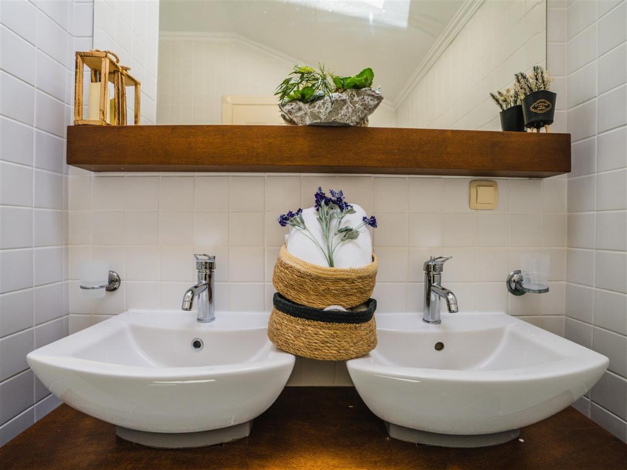 Sunset Beach Villas and Apartments - Image 226