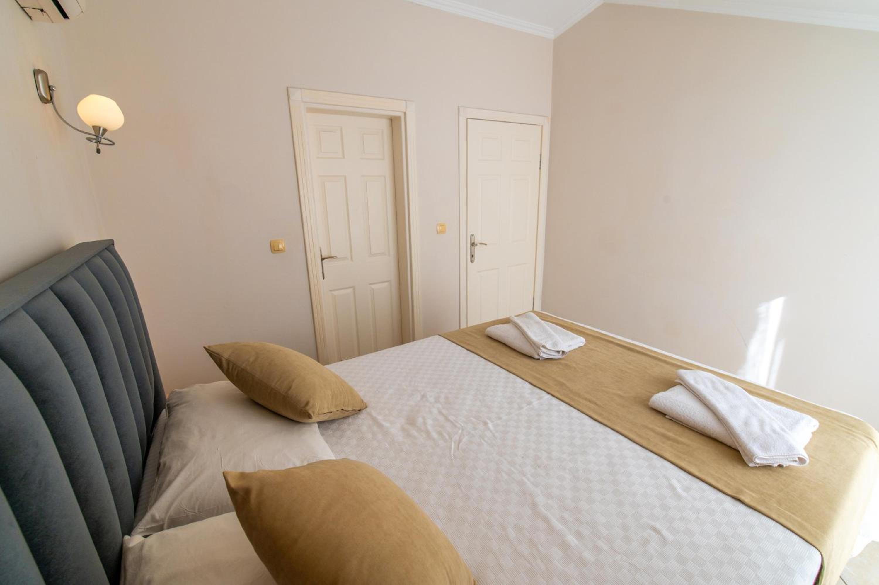 Sunset Beach Villas and Apartments - Image 78