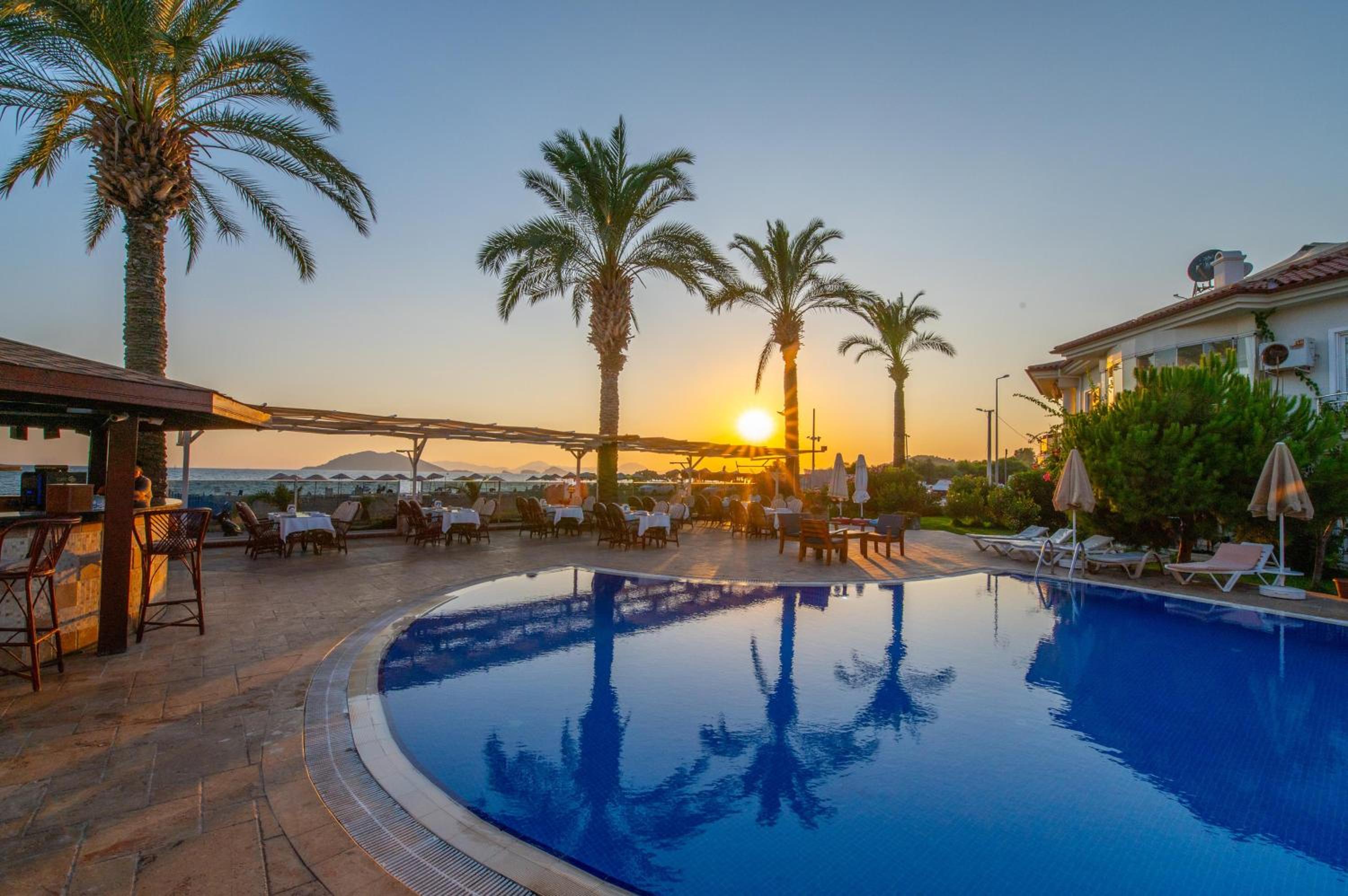 Sunset Beach Villas and Apartments - Image 112