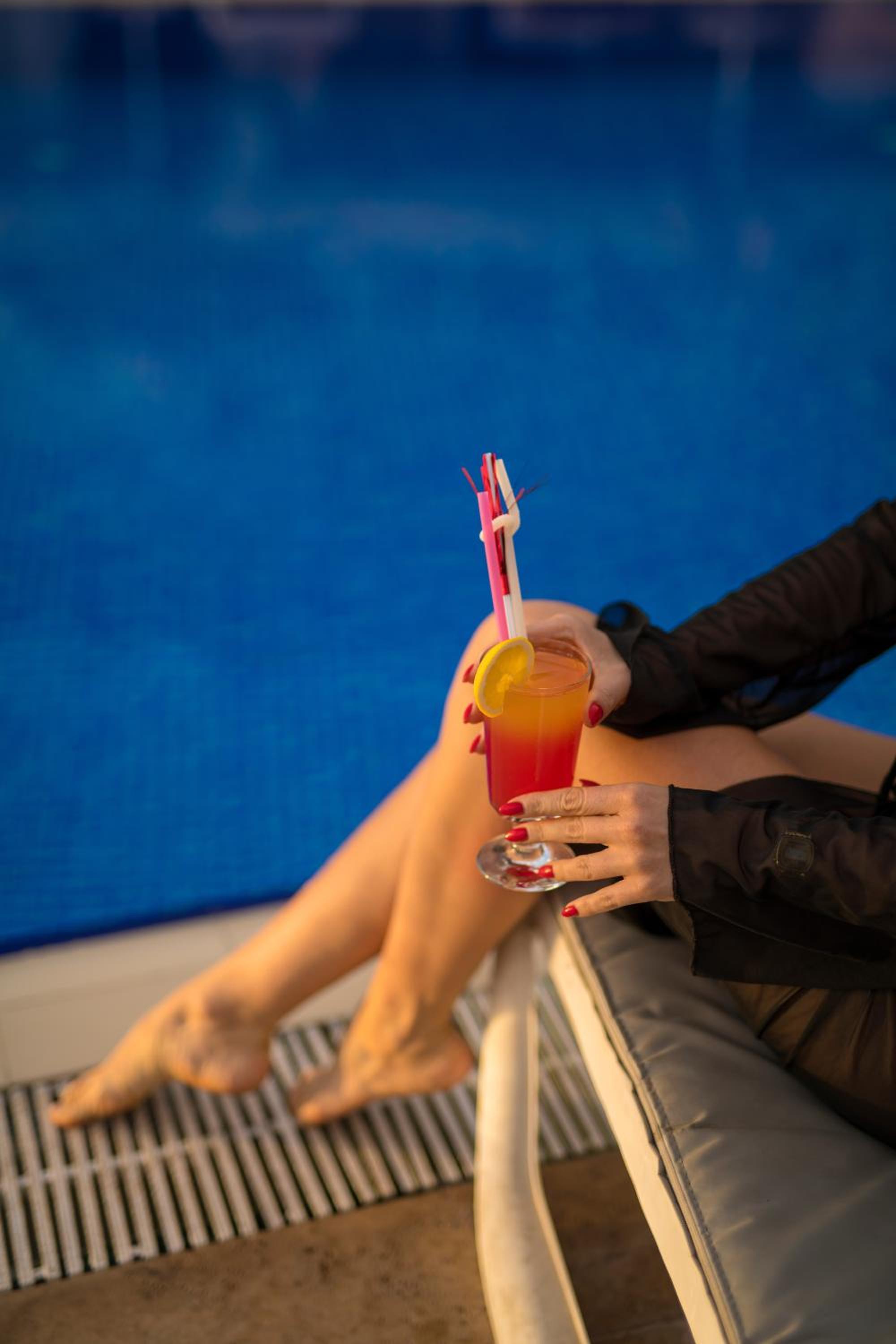 Sunset Beach Club Aqua Lettings